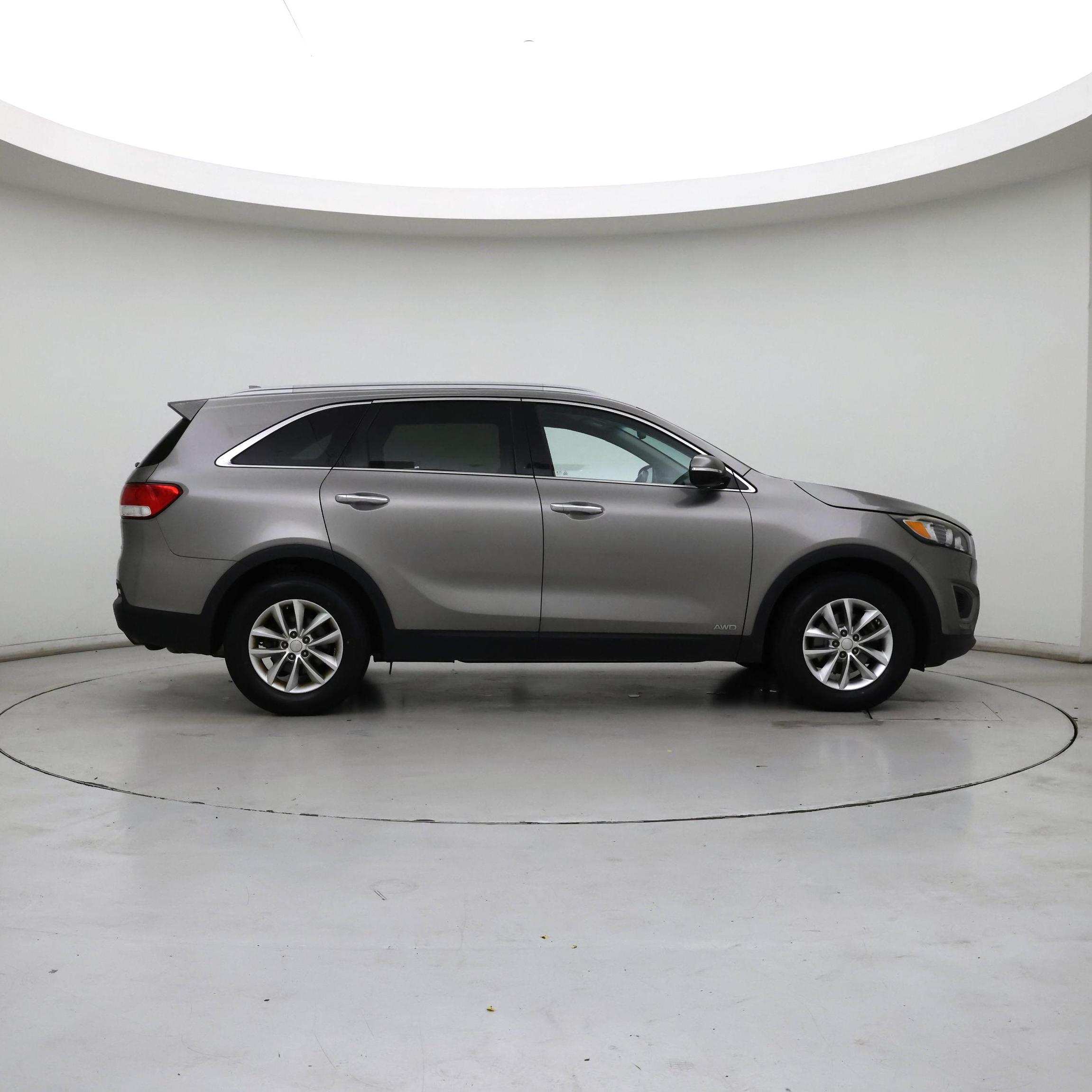 Thumbnail: 2017 Kia Sorento - 7
