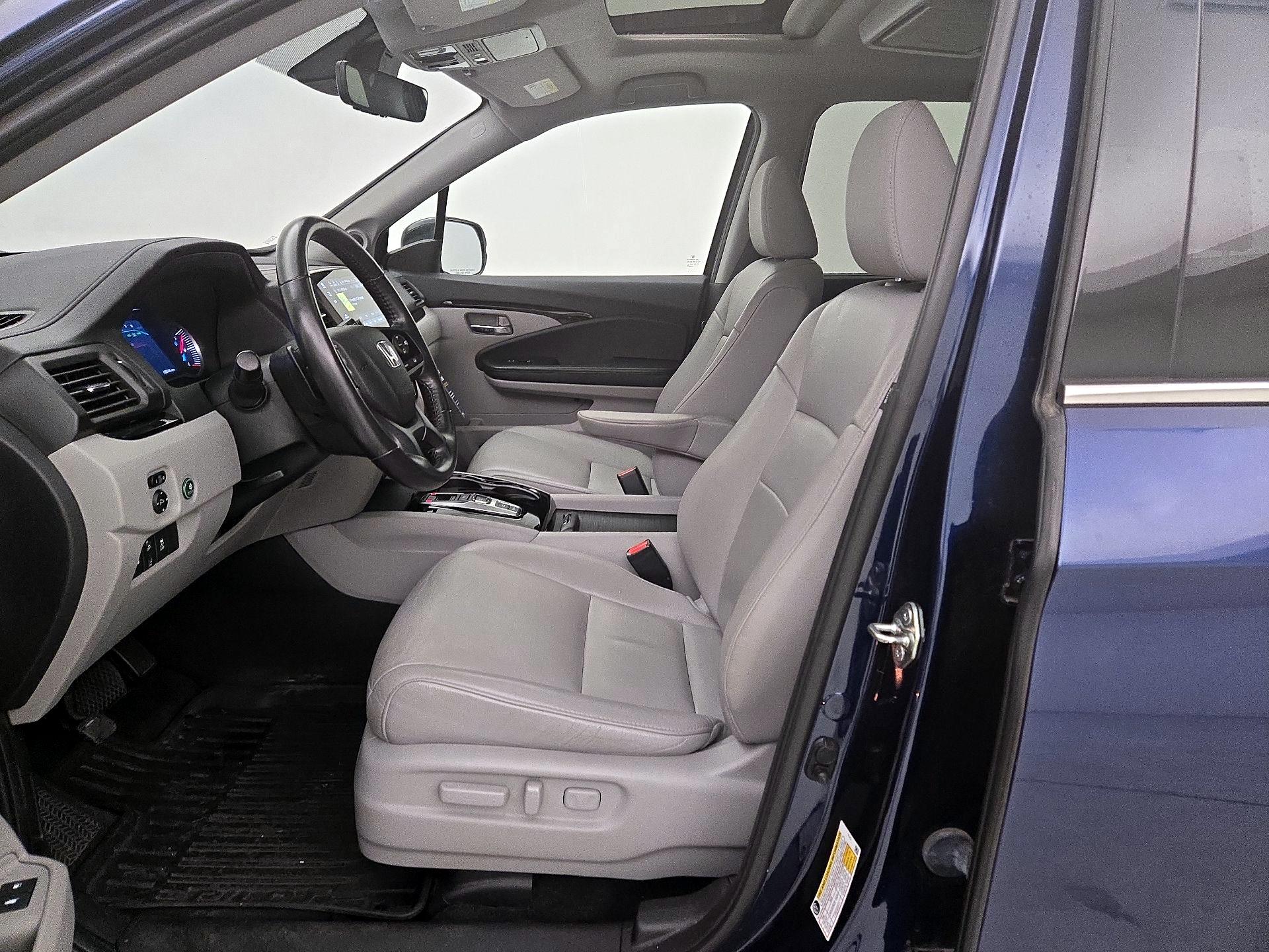 Thumbnail: 2019 Honda Pilot - 11