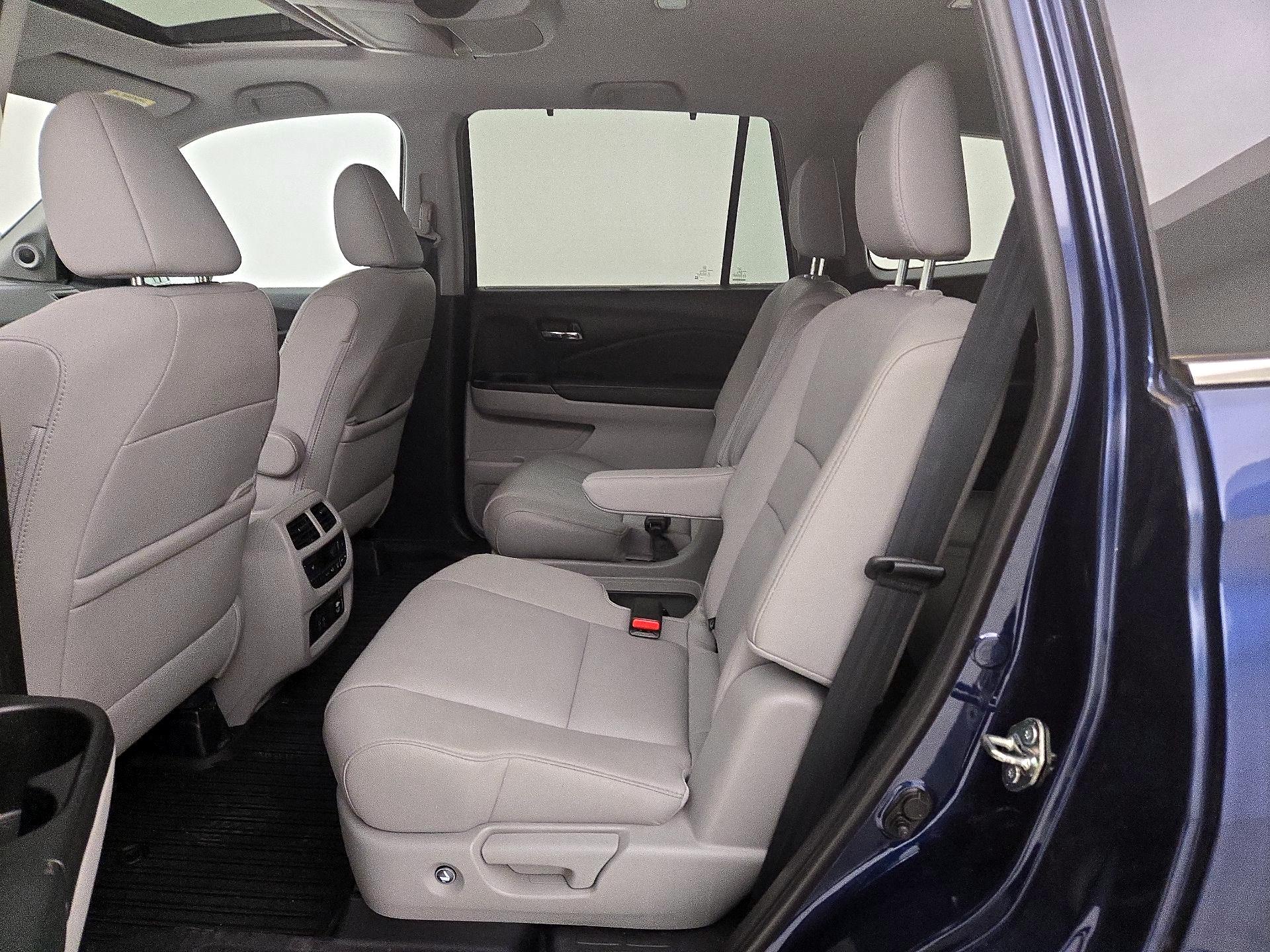 Thumbnail: 2019 Honda Pilot - 20