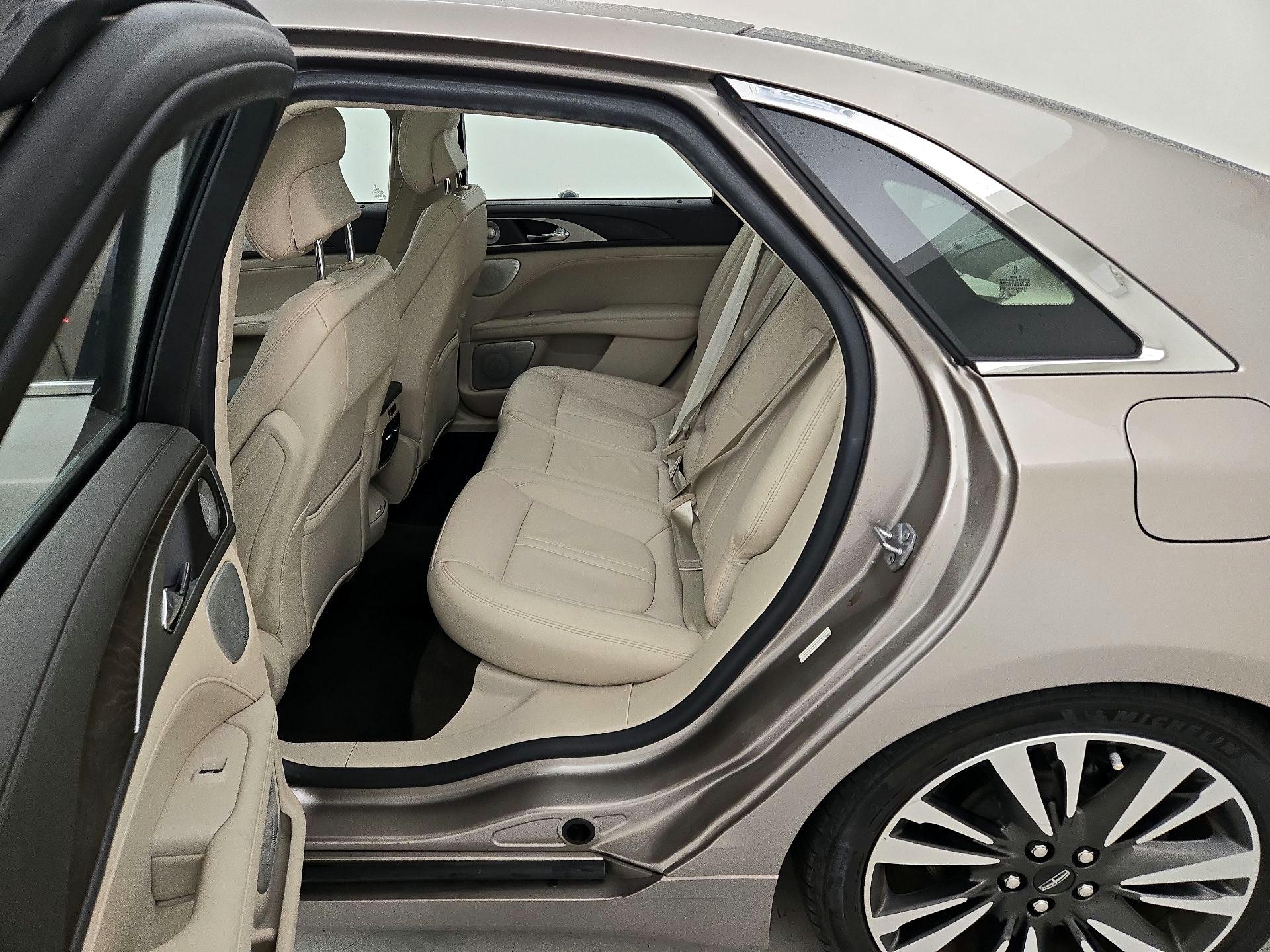 Thumbnail: 2019 Lincoln MKZ - 17