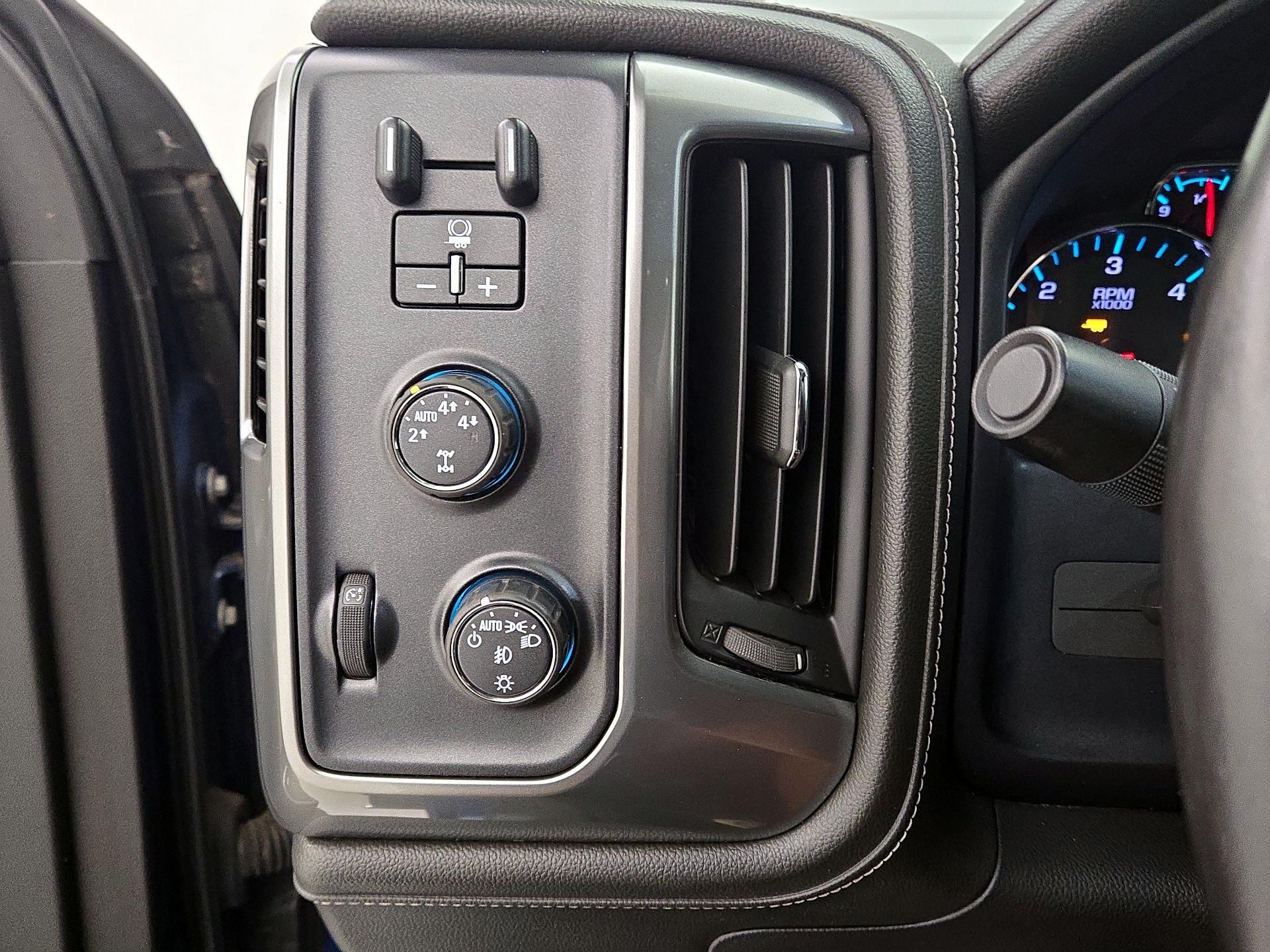 Thumbnail: 2016 Chevrolet Silverado 1500 - 13