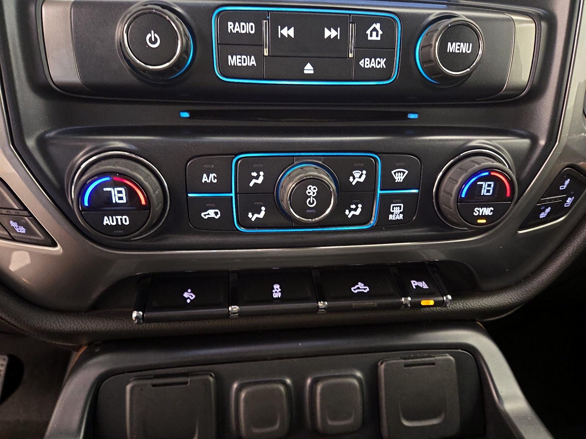 Thumbnail: 2016 Chevrolet Silverado 1500 - 16