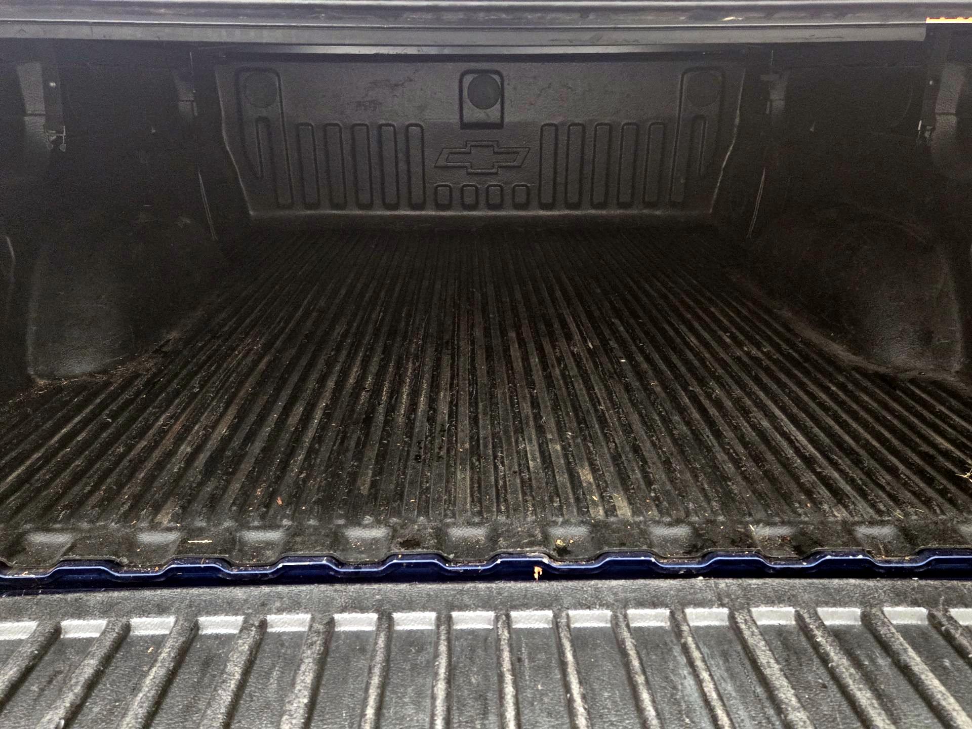 Thumbnail: 2016 Chevrolet Silverado 1500 - 19