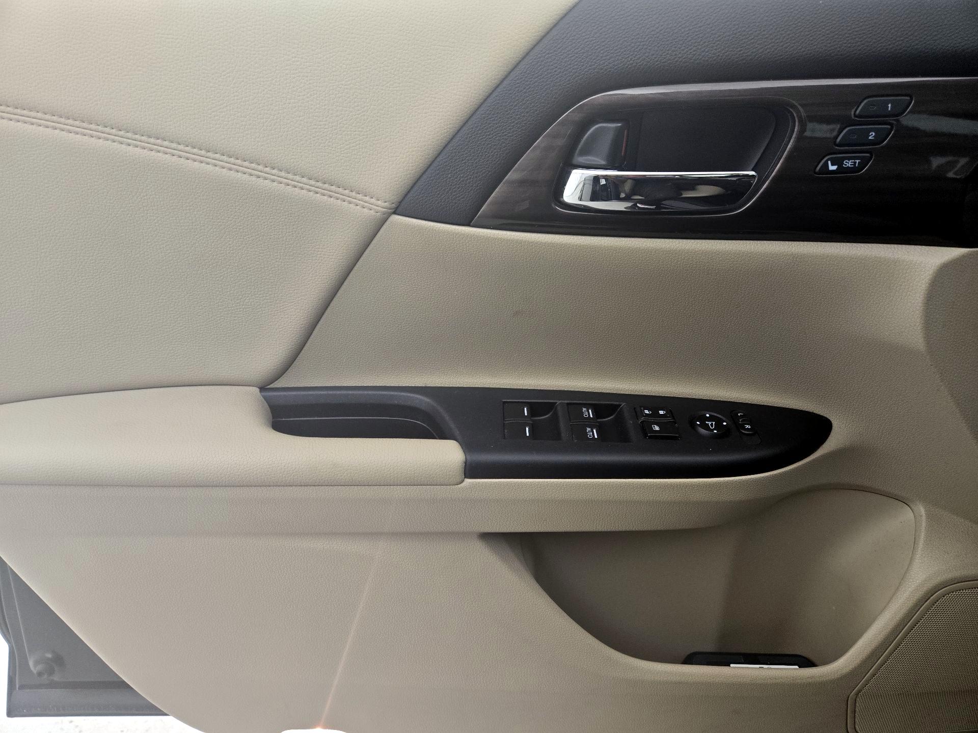 Thumbnail: 2017 Honda Accord - 12