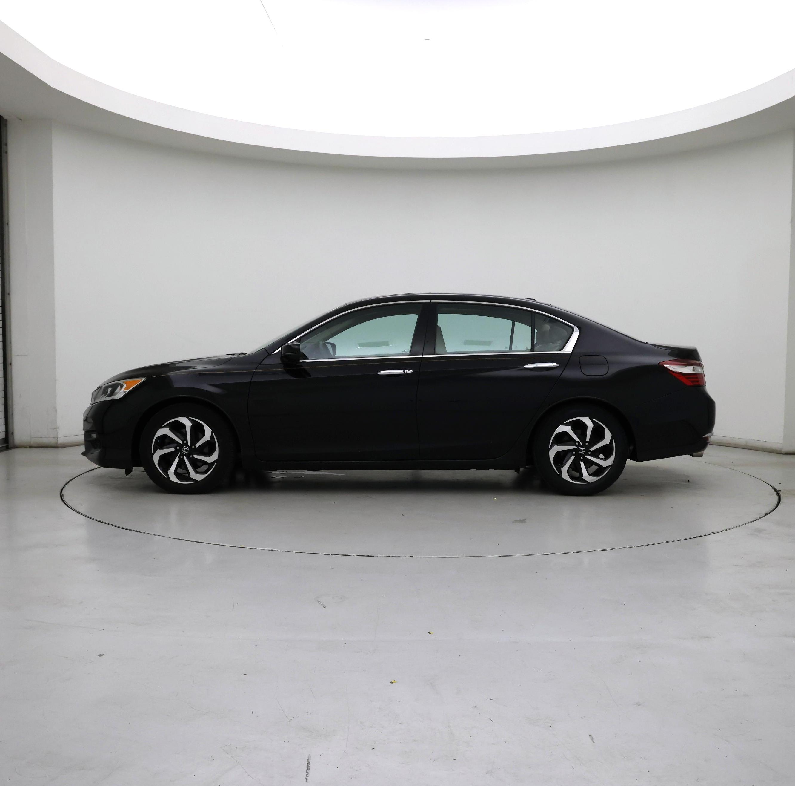 Thumbnail: 2017 Honda Accord - 3
