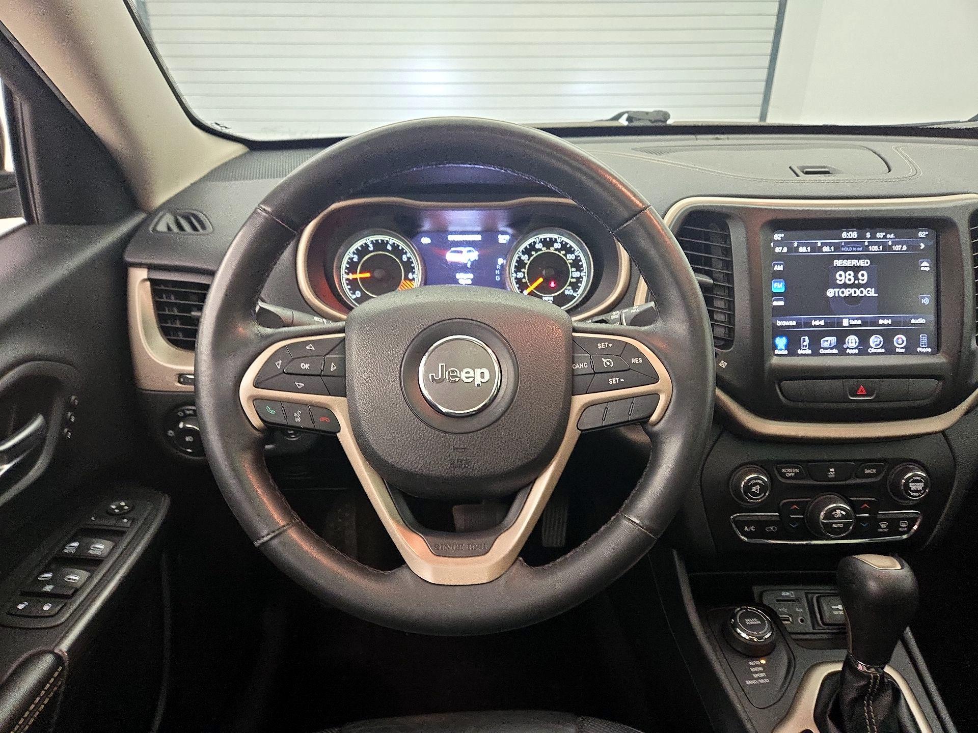 Thumbnail: 2015 Jeep Cherokee - 10