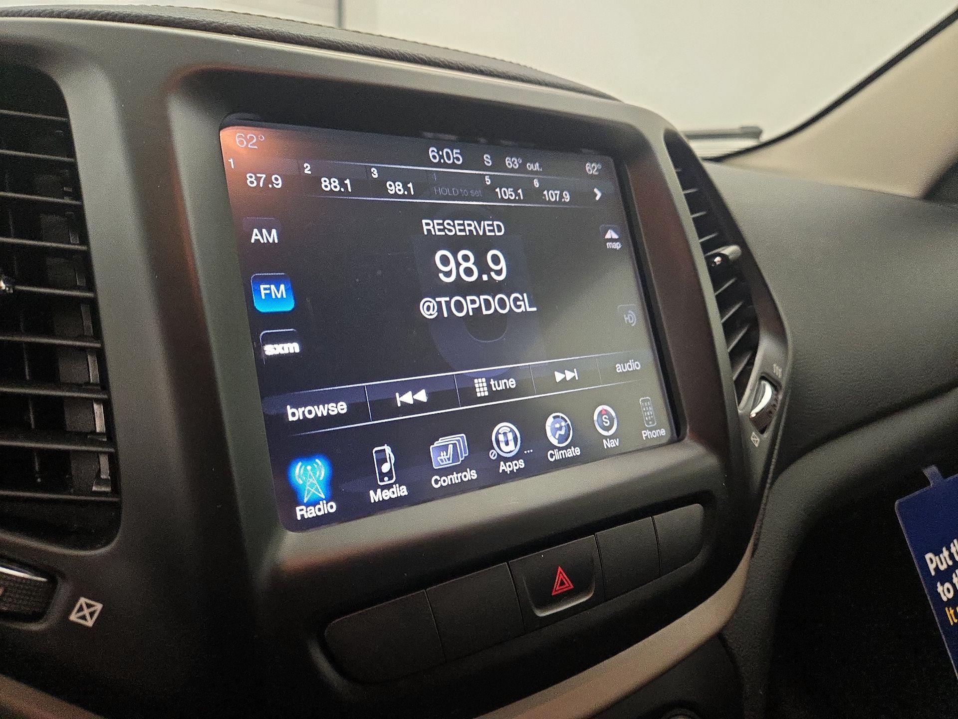 Thumbnail: 2015 Jeep Cherokee - 15