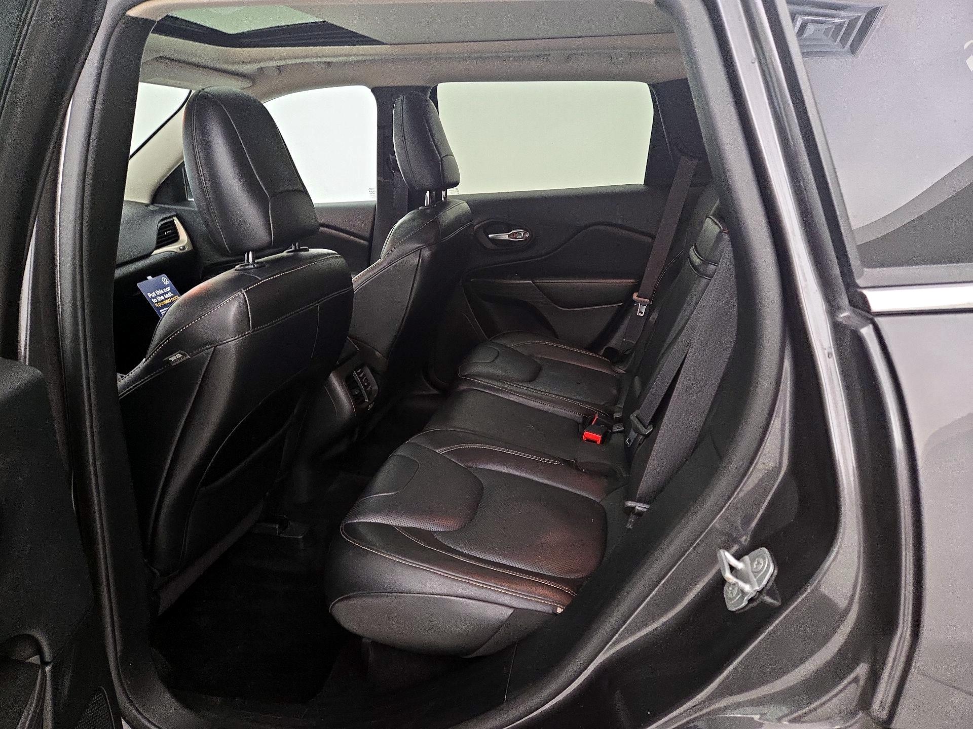 Thumbnail: 2015 Jeep Cherokee - 20