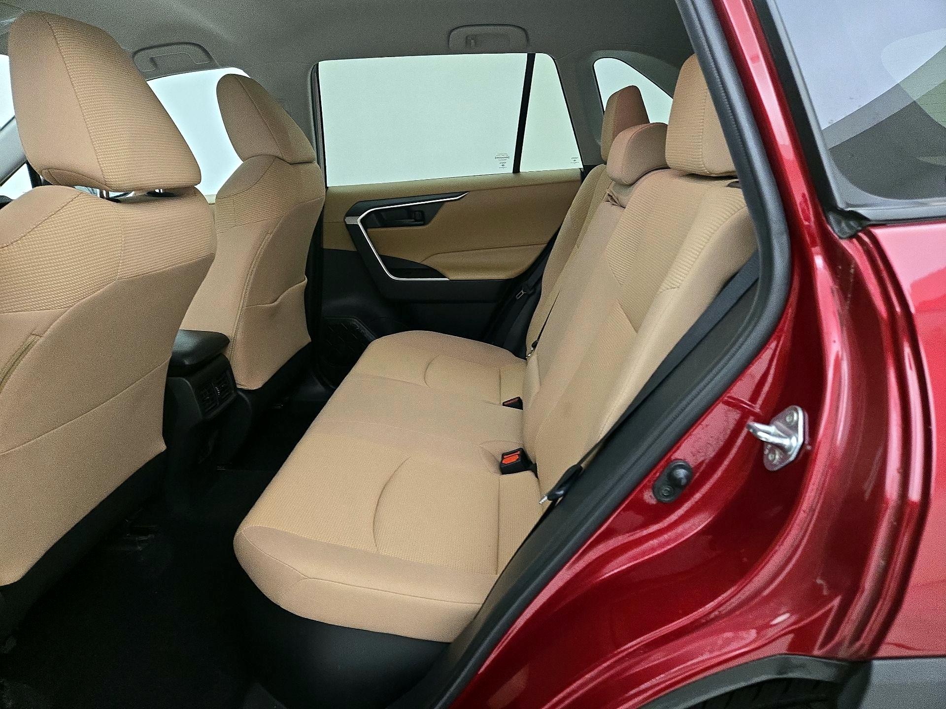 Thumbnail: 2020 Toyota RAV4 - 19