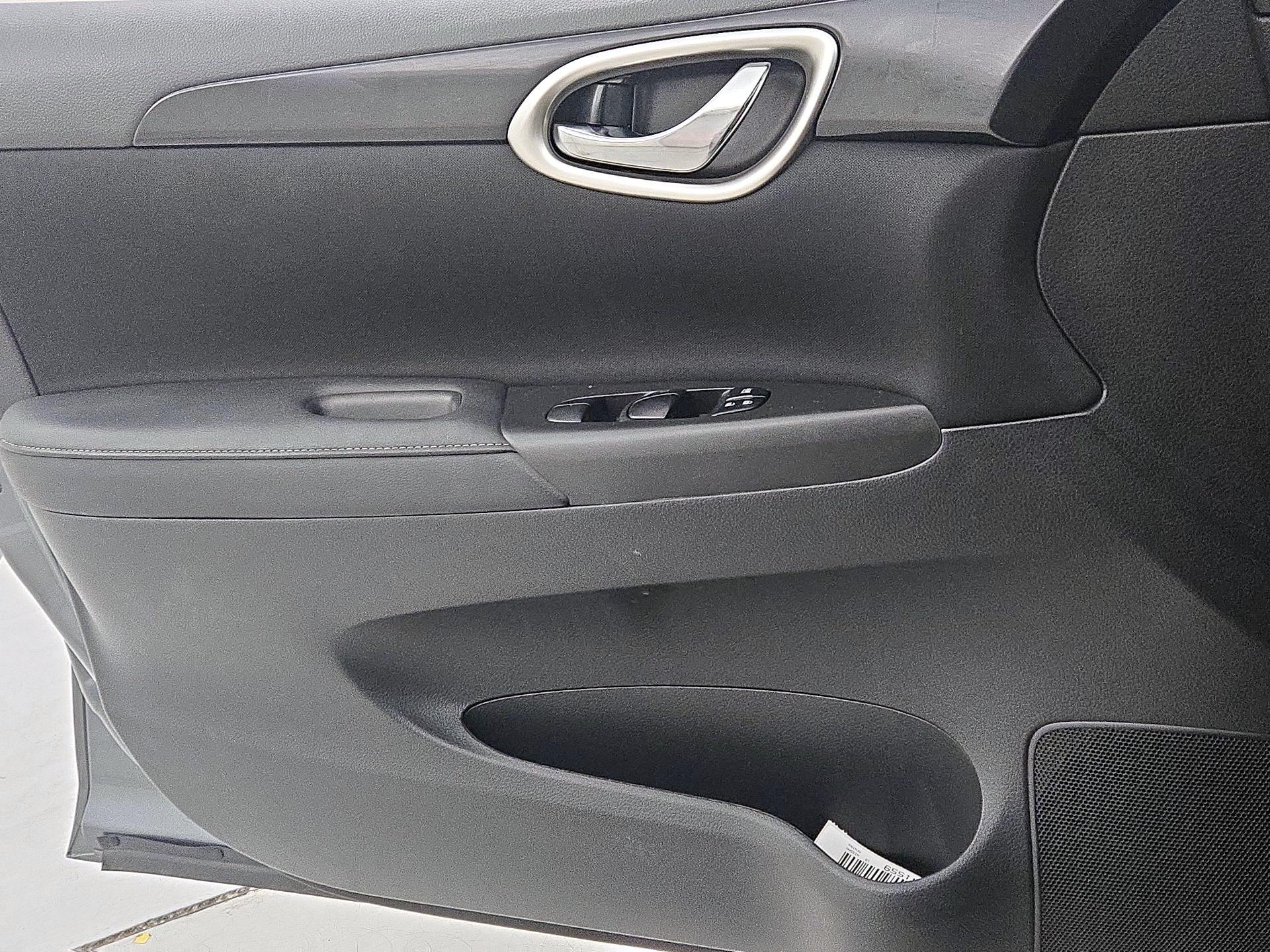 Thumbnail: 2019 Nissan Sentra - 12