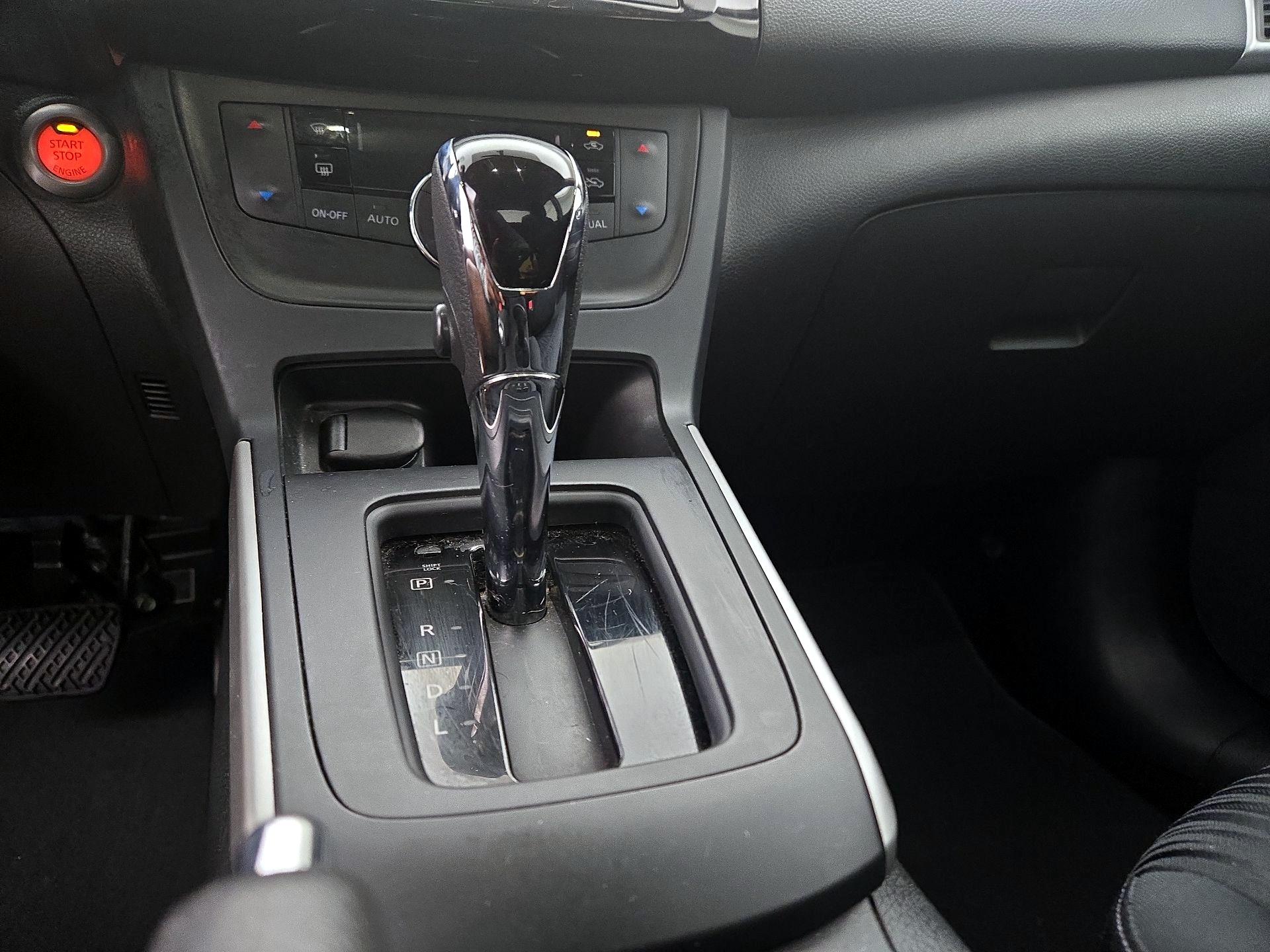 Thumbnail: 2019 Nissan Sentra - 16