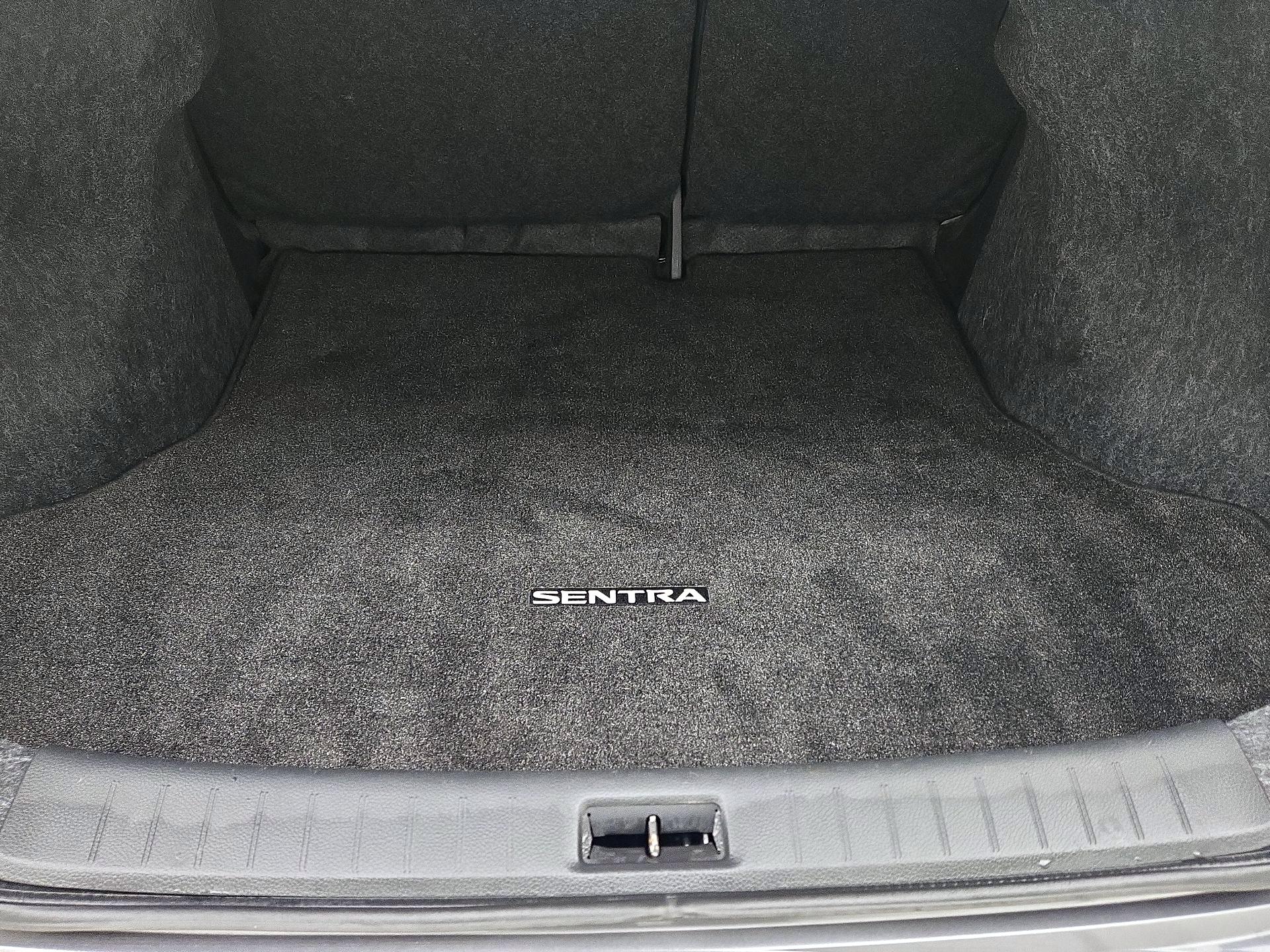 Thumbnail: 2019 Nissan Sentra - 17