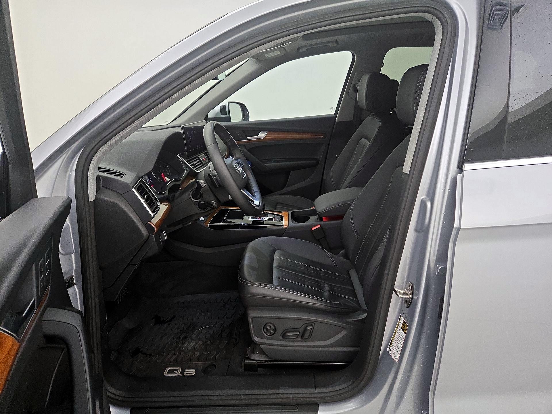 Thumbnail: 2023 Audi Q5 - 11