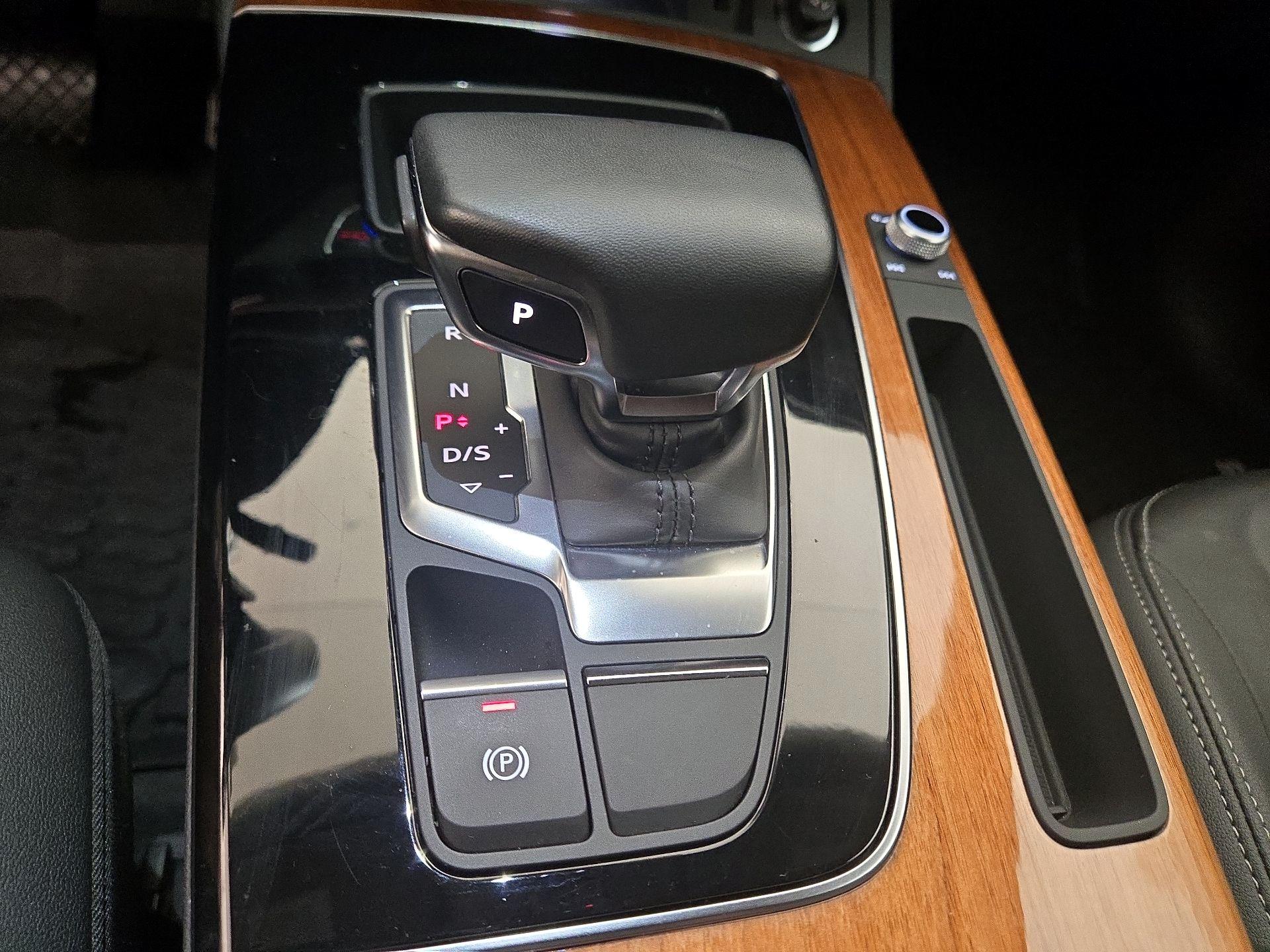 Thumbnail: 2023 Audi Q5 - 16
