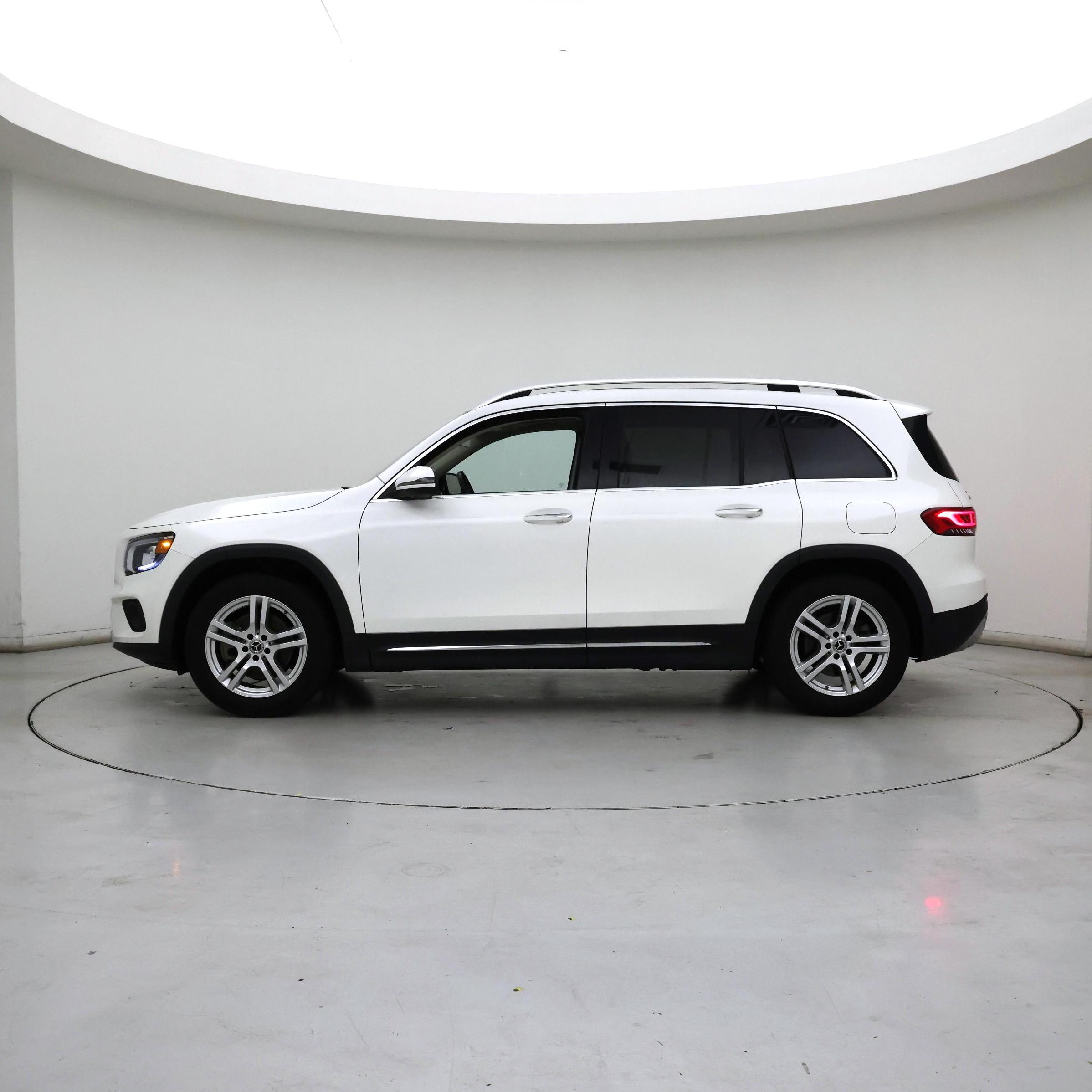 Thumbnail: 2022 Mercedes-Benz GLB - 3