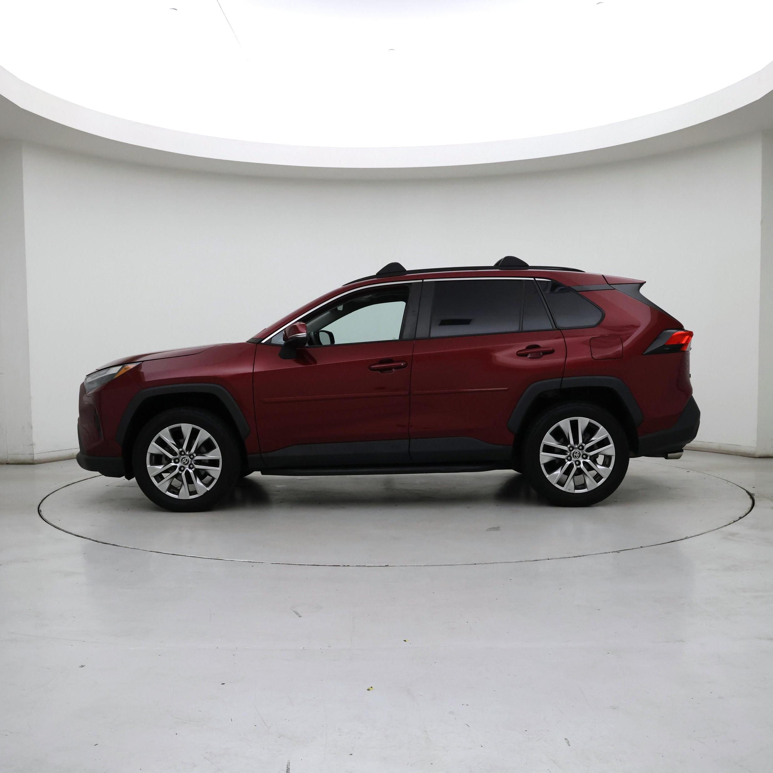 Thumbnail: 2022 Toyota RAV4 - 3