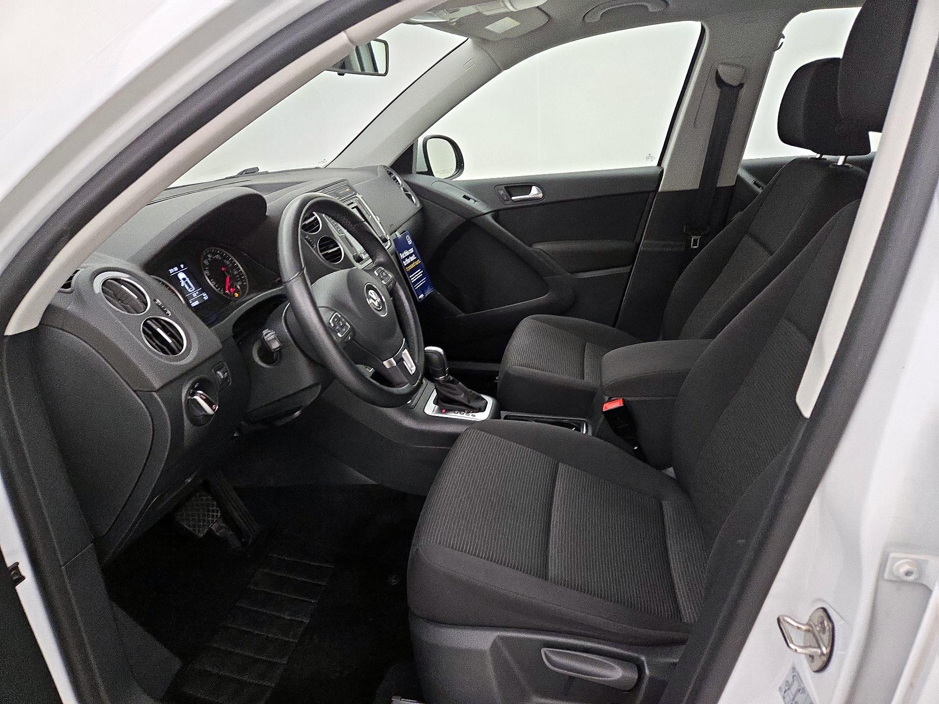 Thumbnail: 2017 Volkswagen Tiguan - 11