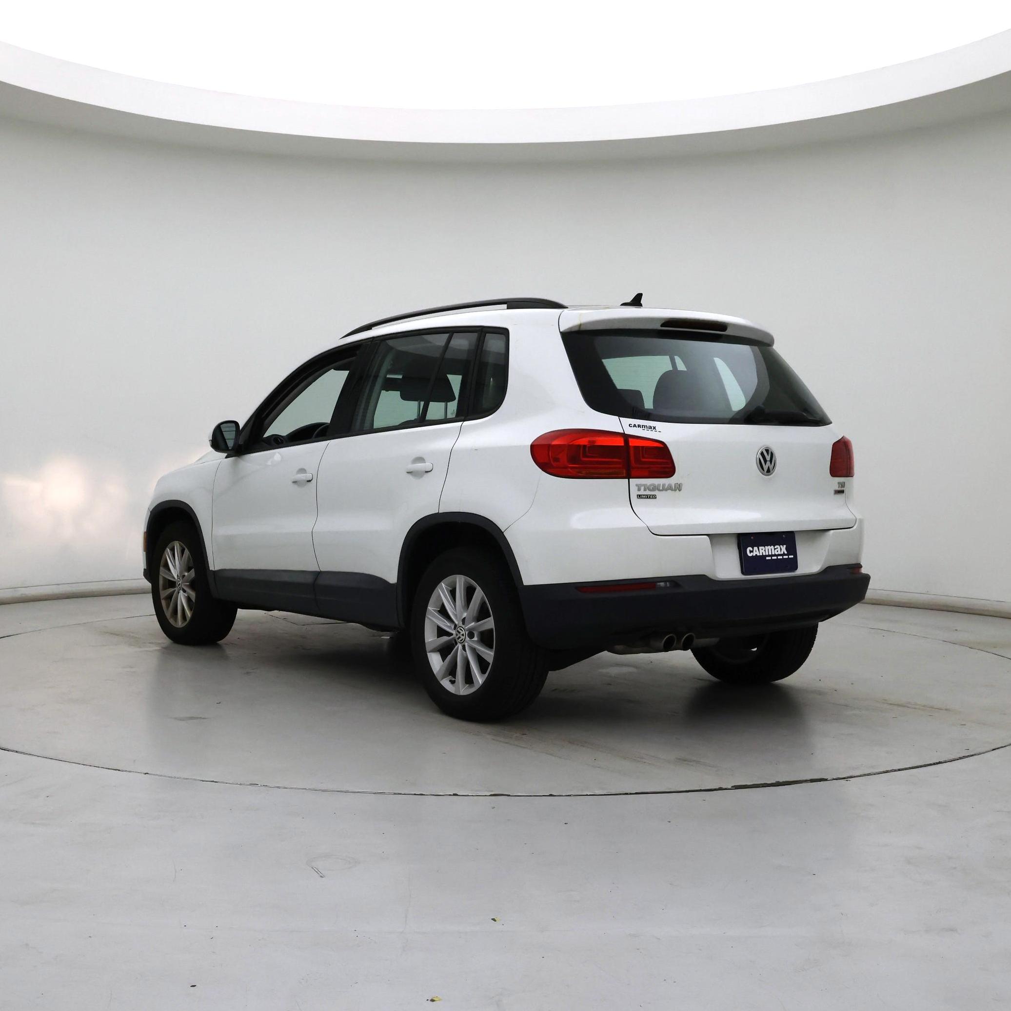 Thumbnail: 2017 Volkswagen Tiguan - 2