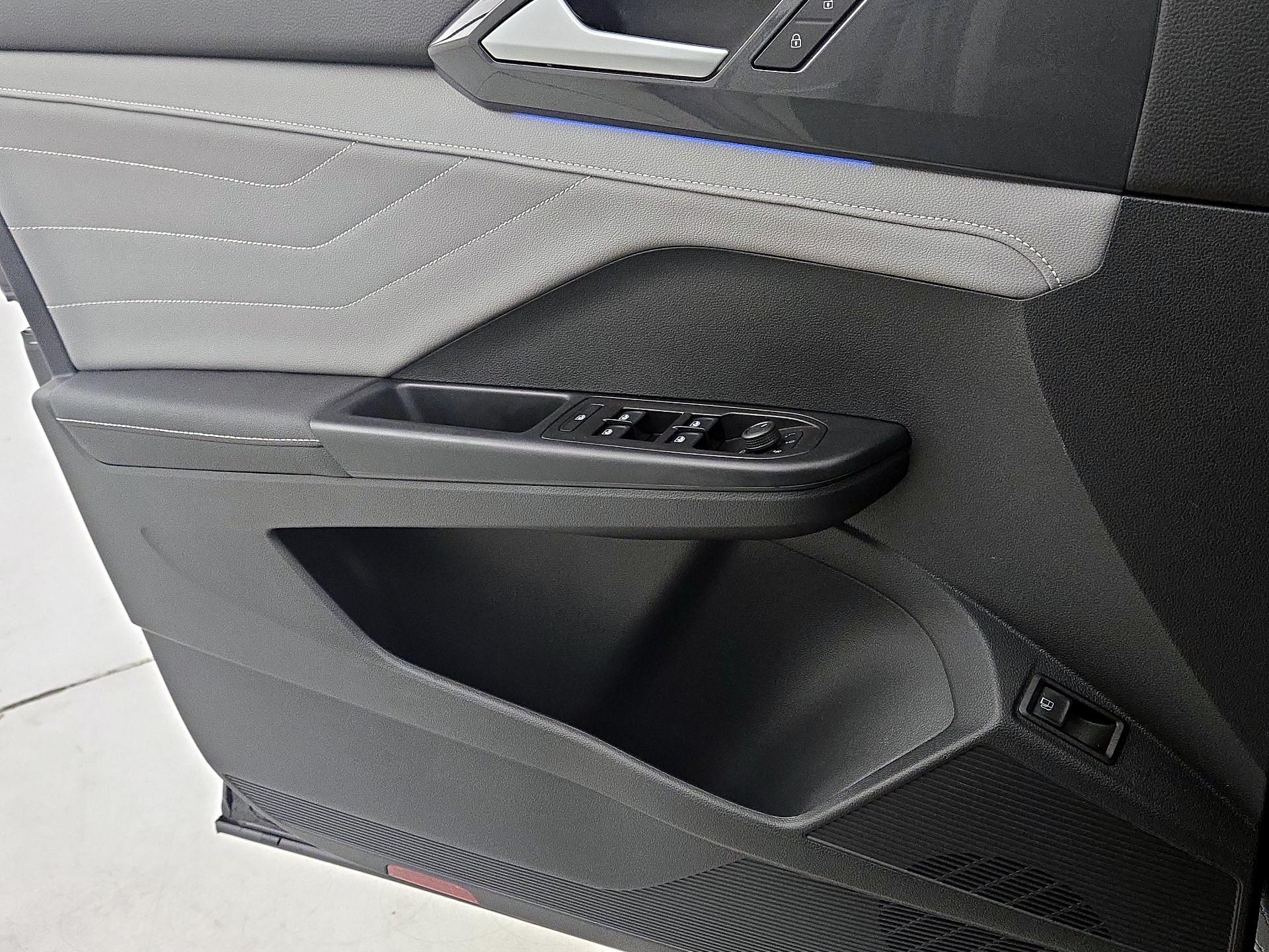 Thumbnail: 2024 Volkswagen Taos - 12