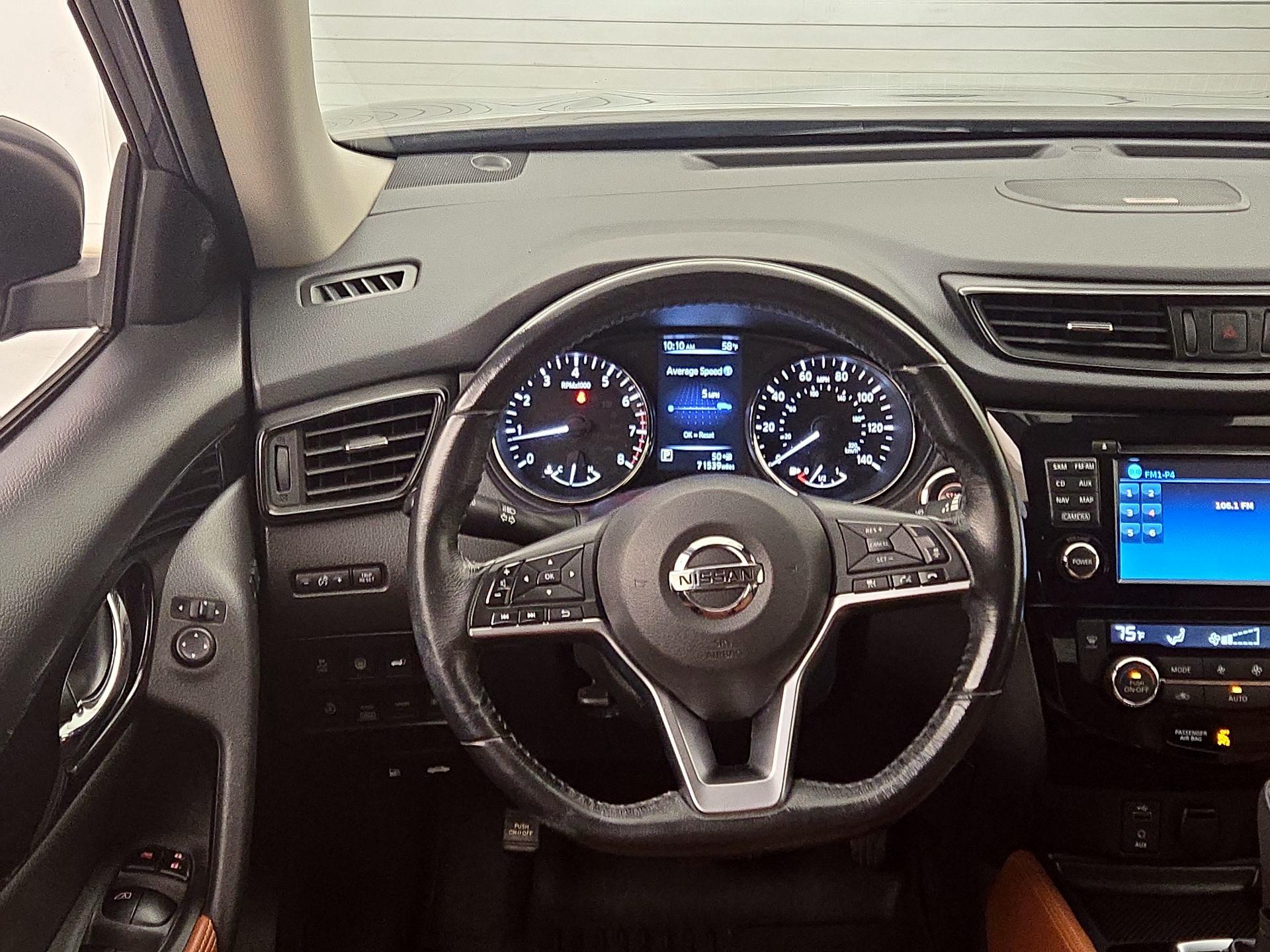 Thumbnail: 2017 Nissan Rogue - 10