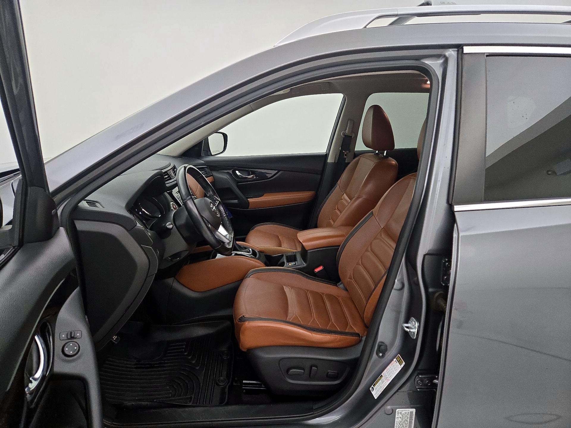 Thumbnail: 2017 Nissan Rogue - 11