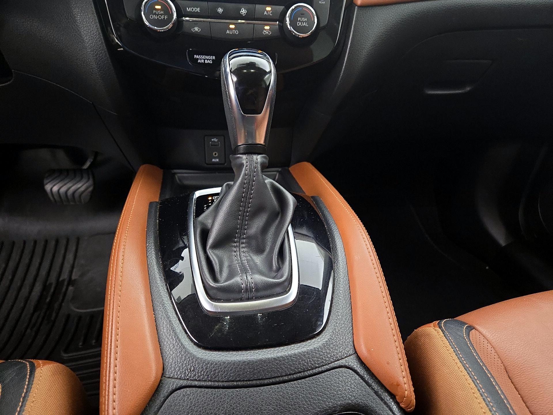 Thumbnail: 2017 Nissan Rogue - 17