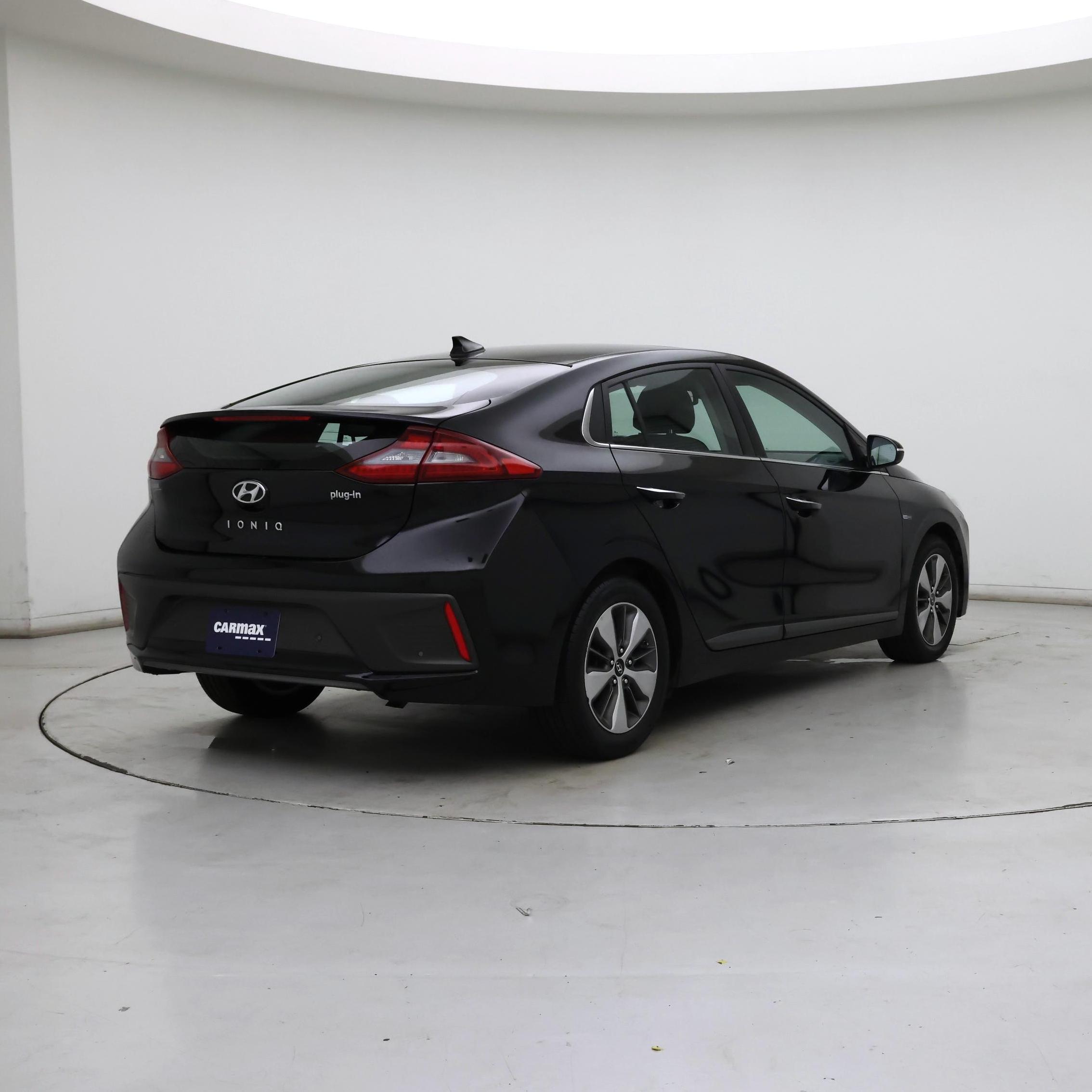 Thumbnail: 2019 Hyundai Ioniq - 8
