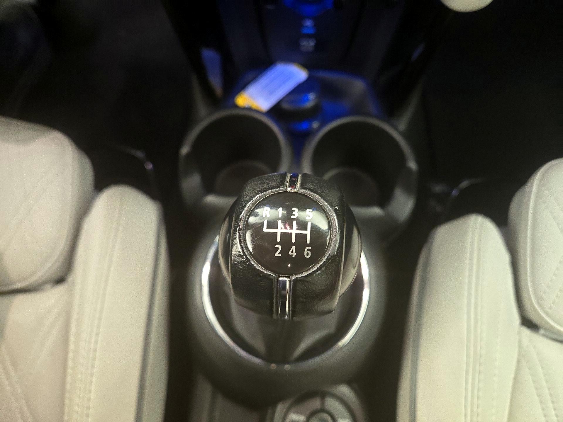 Thumbnail: 2021 MINI Cooper Hardtop - 17
