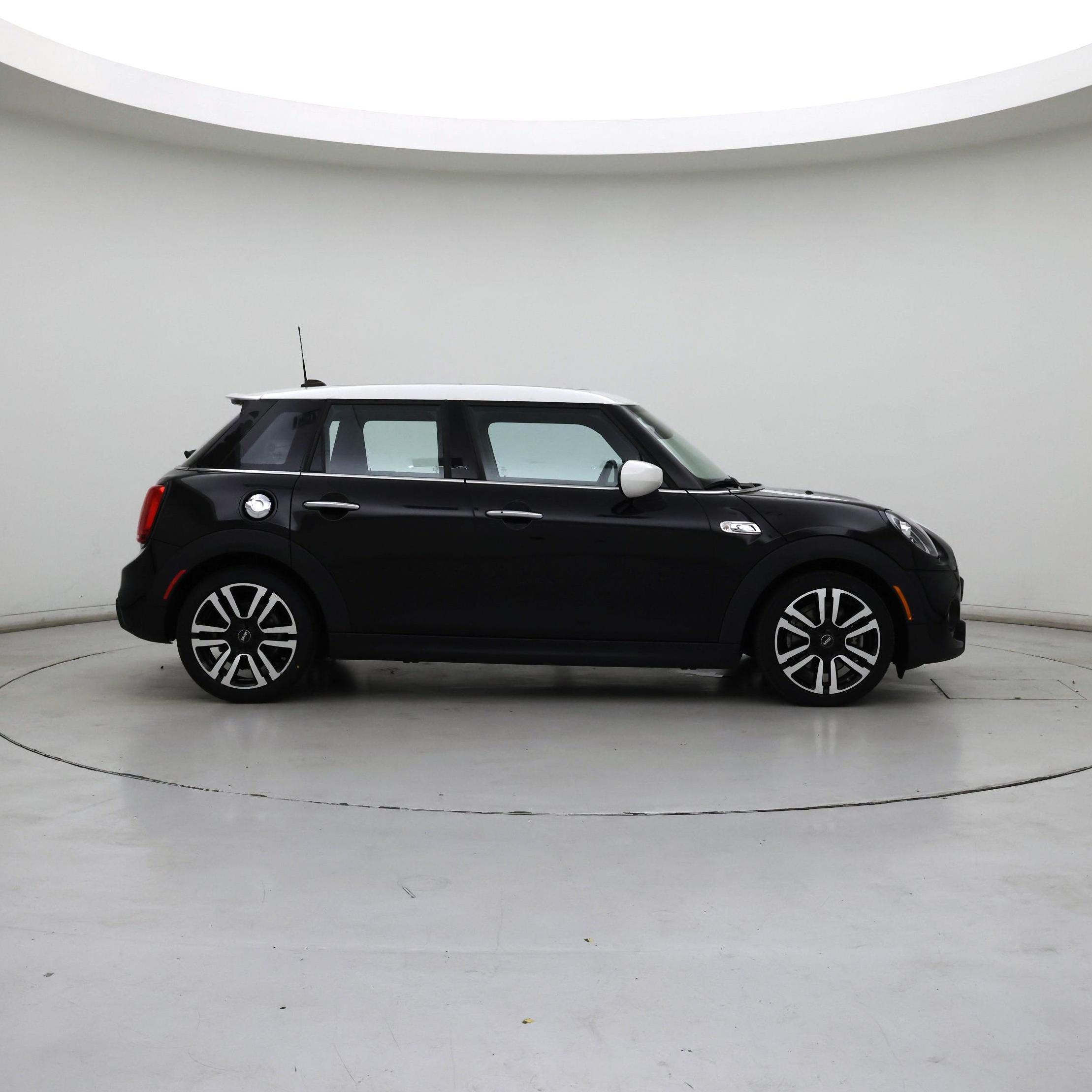 Thumbnail: 2021 MINI Cooper Hardtop - 7