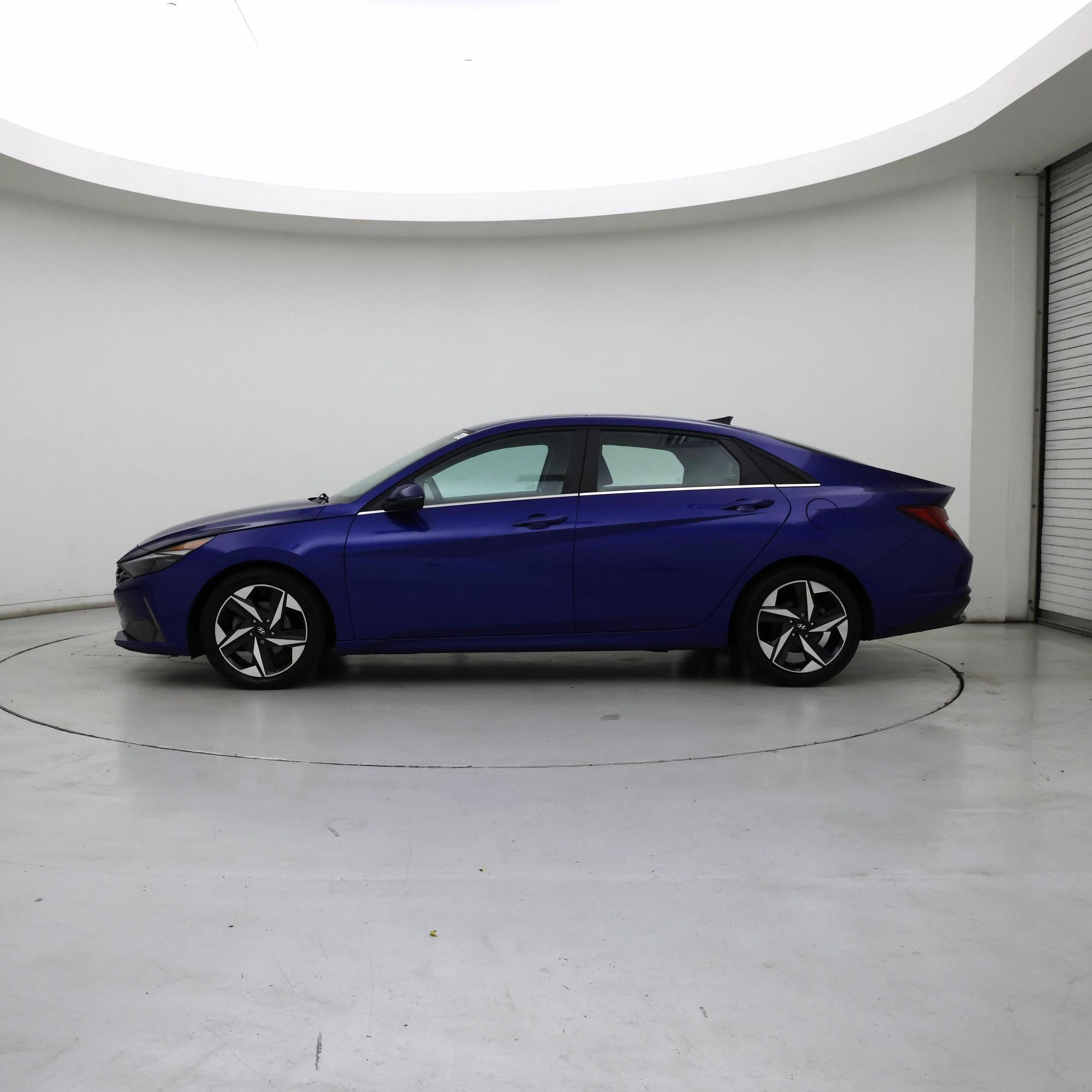 Thumbnail: 2021 Hyundai Elantra - 3