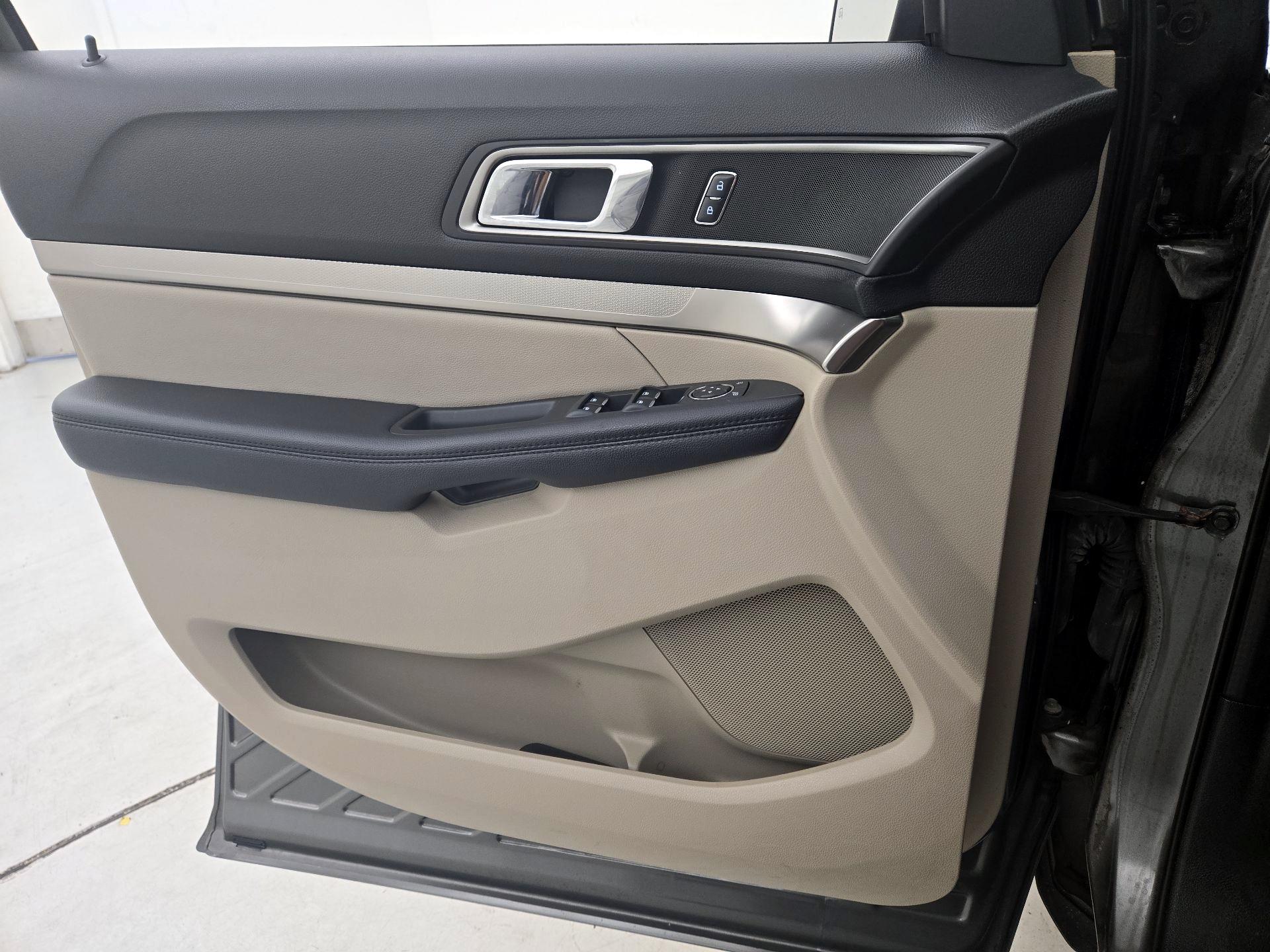 Thumbnail: 2018 Ford Explorer - 12
