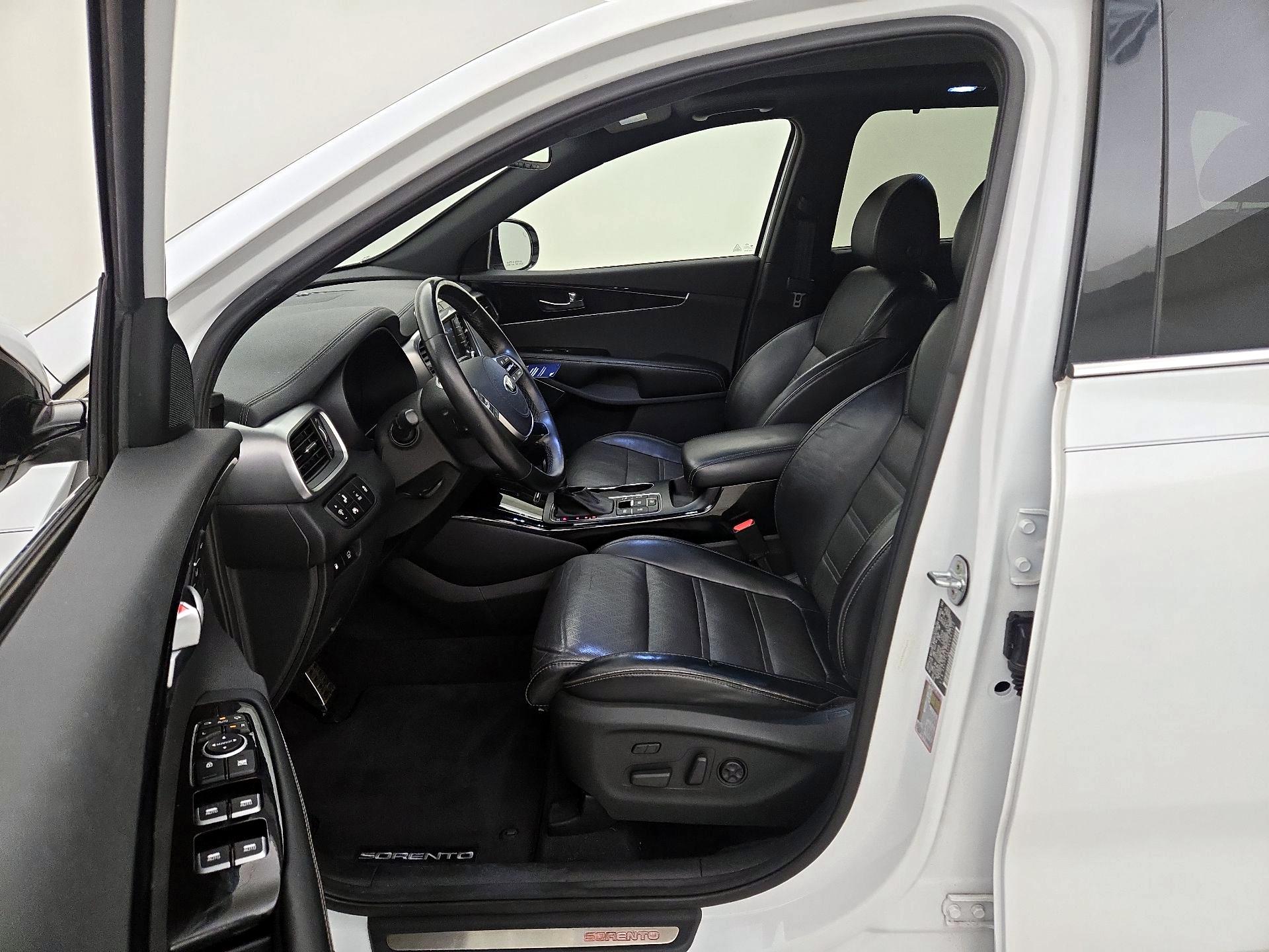 Thumbnail: 2019 Kia Sorento - 11