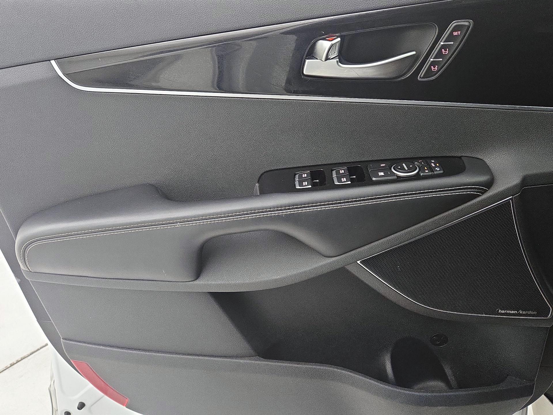 Thumbnail: 2019 Kia Sorento - 12