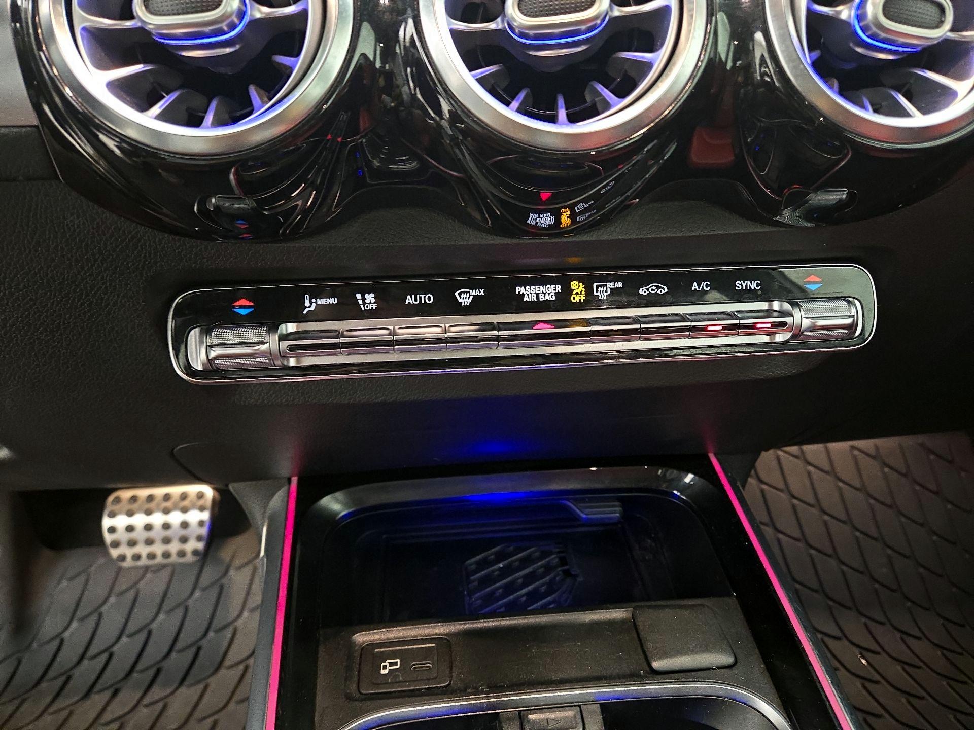 Thumbnail: 2021 Mercedes-Benz GLB - 16
