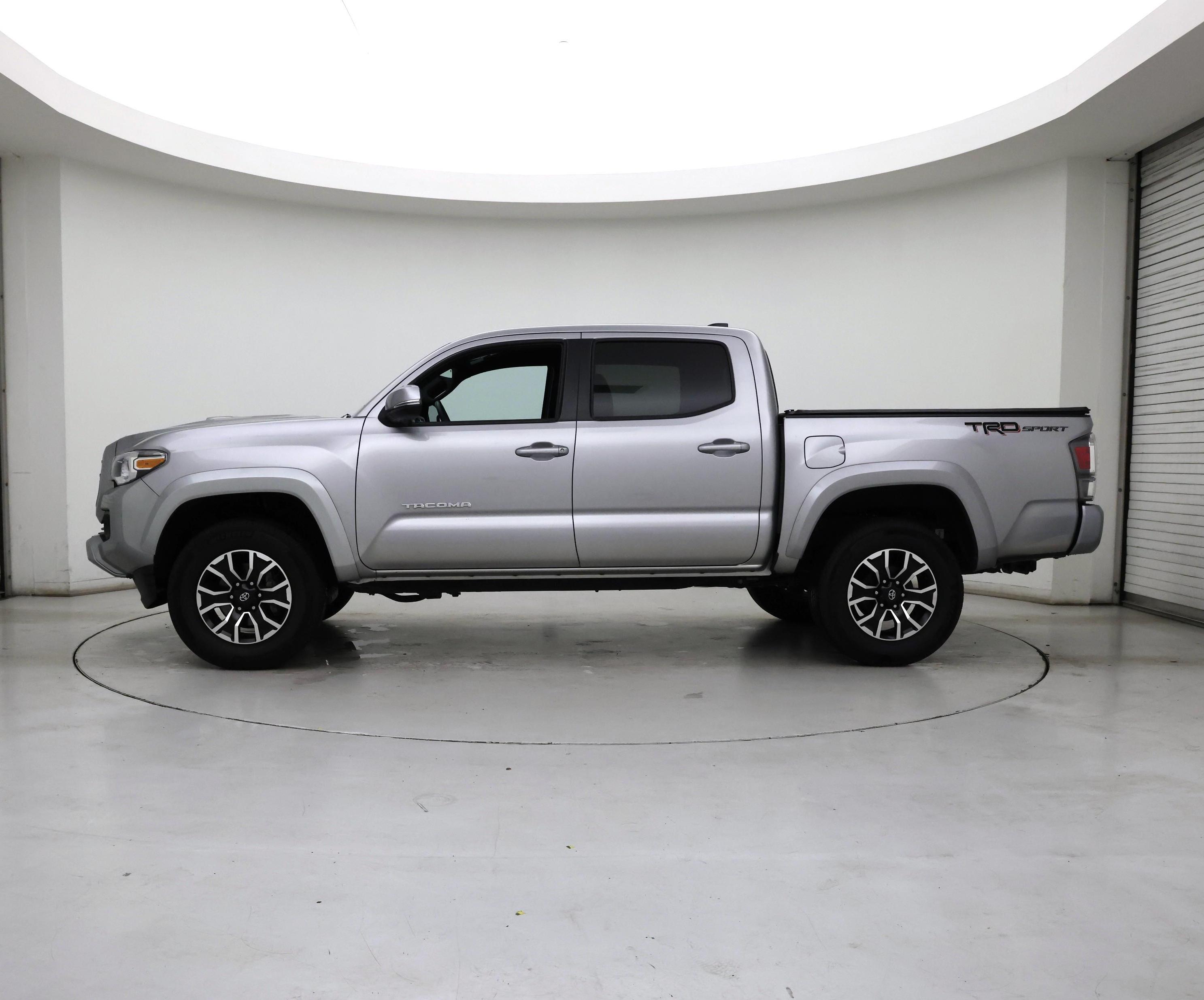 Thumbnail: 2021 Toyota Tacoma - 3