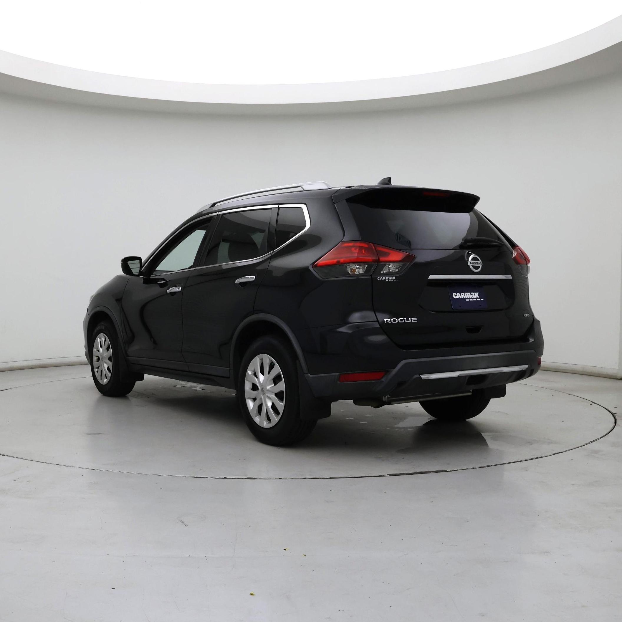 Thumbnail: 2017 Nissan Rogue - 2