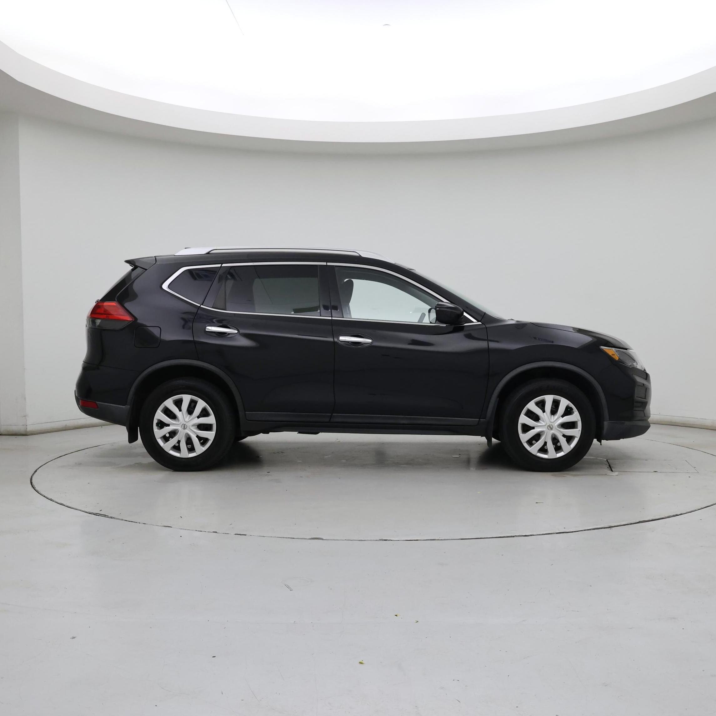 Thumbnail: 2017 Nissan Rogue - 7