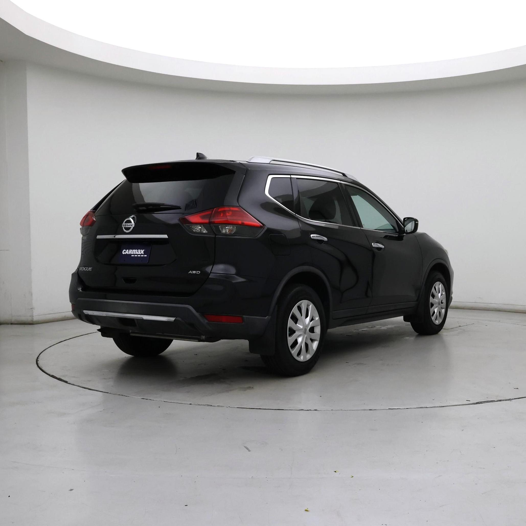 Thumbnail: 2017 Nissan Rogue - 8
