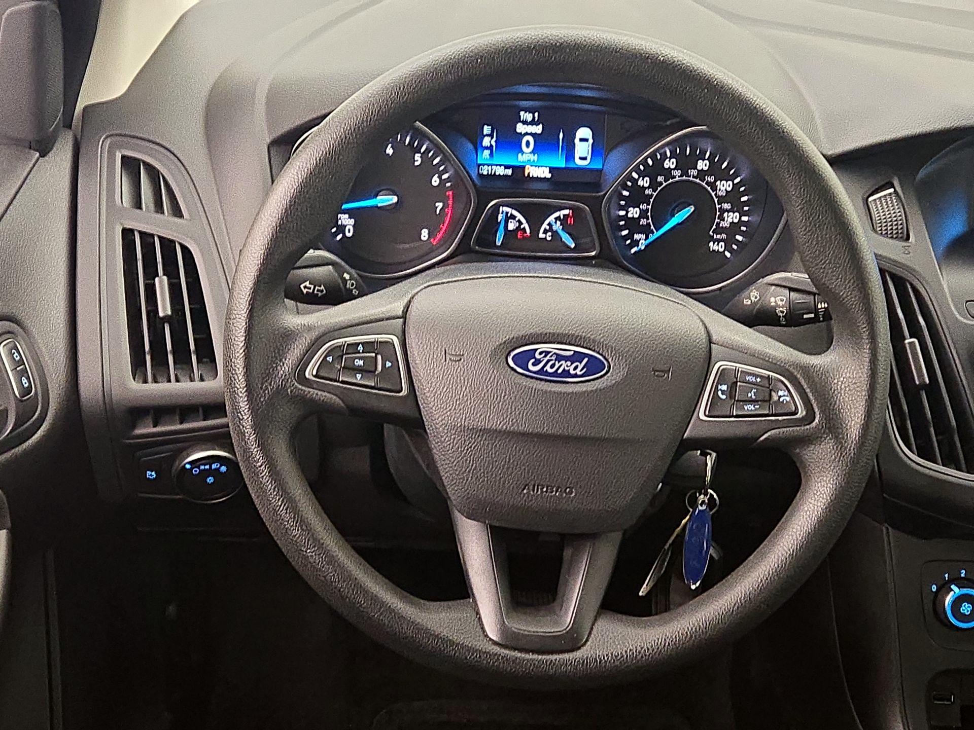 Thumbnail: 2017 Ford Focus - 10
