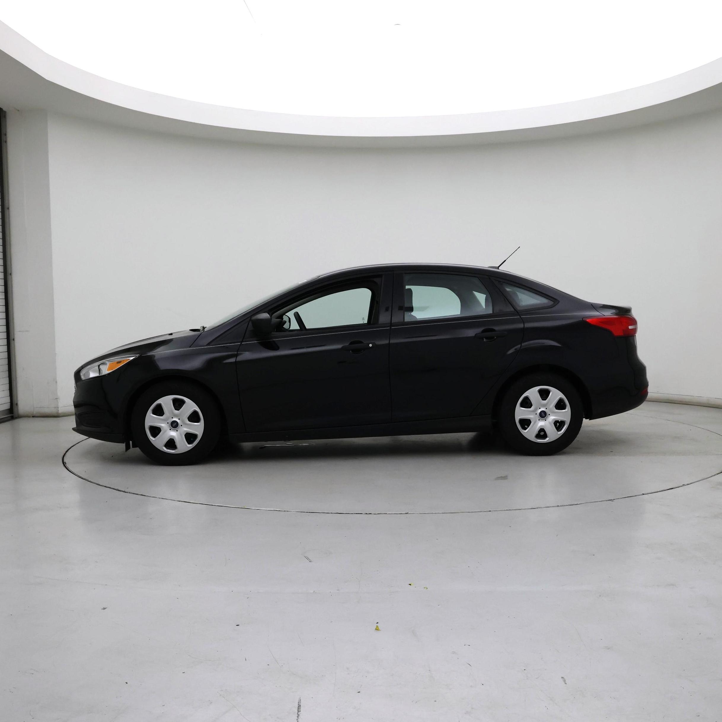 Thumbnail: 2017 Ford Focus - 3