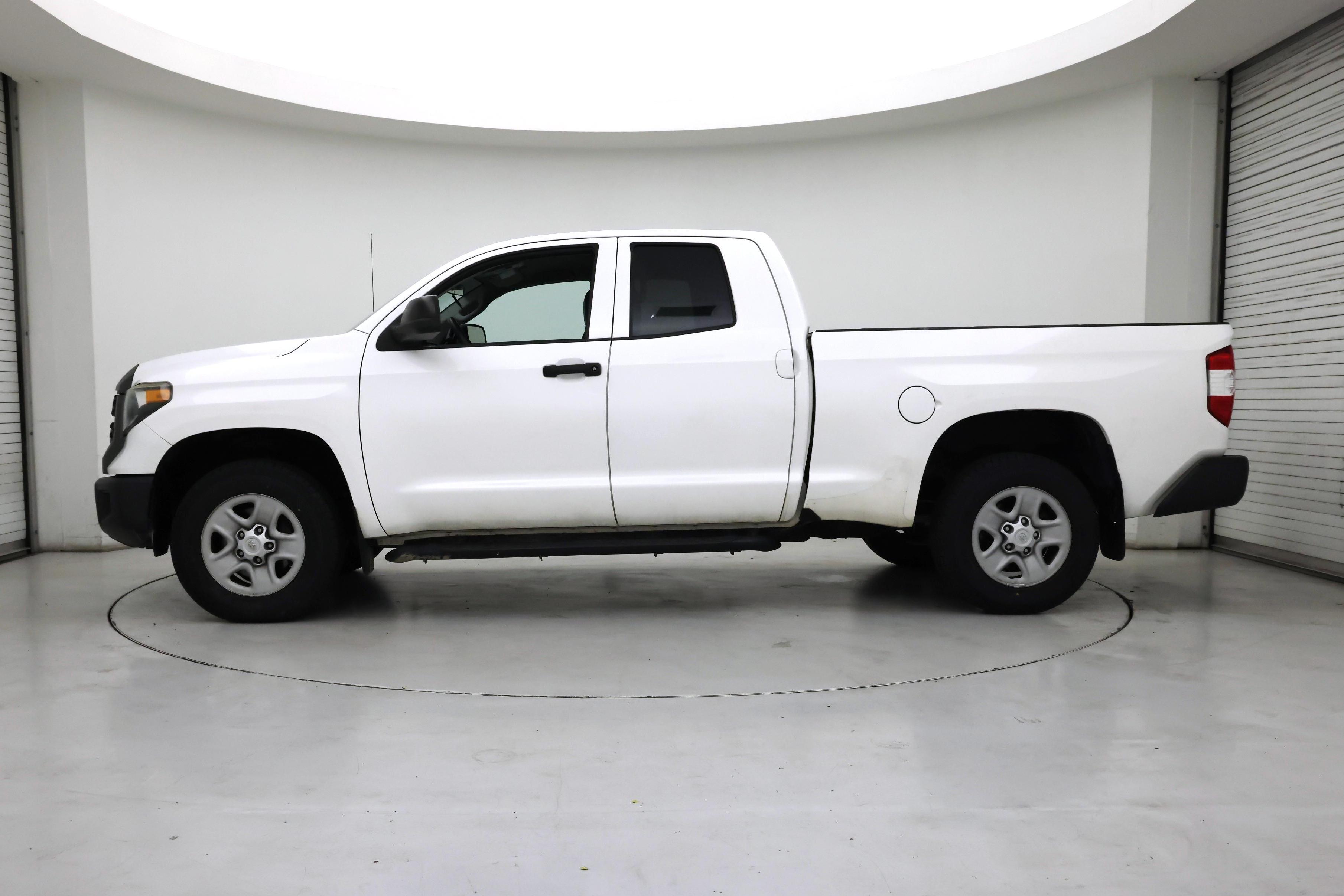 Thumbnail: 2019 Toyota Tundra - 3