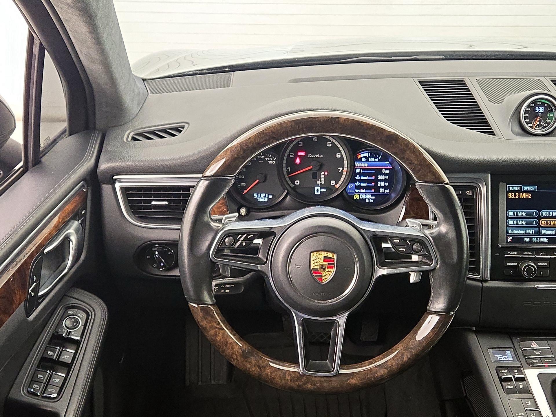 Thumbnail: 2015 Porsche Macan - 10