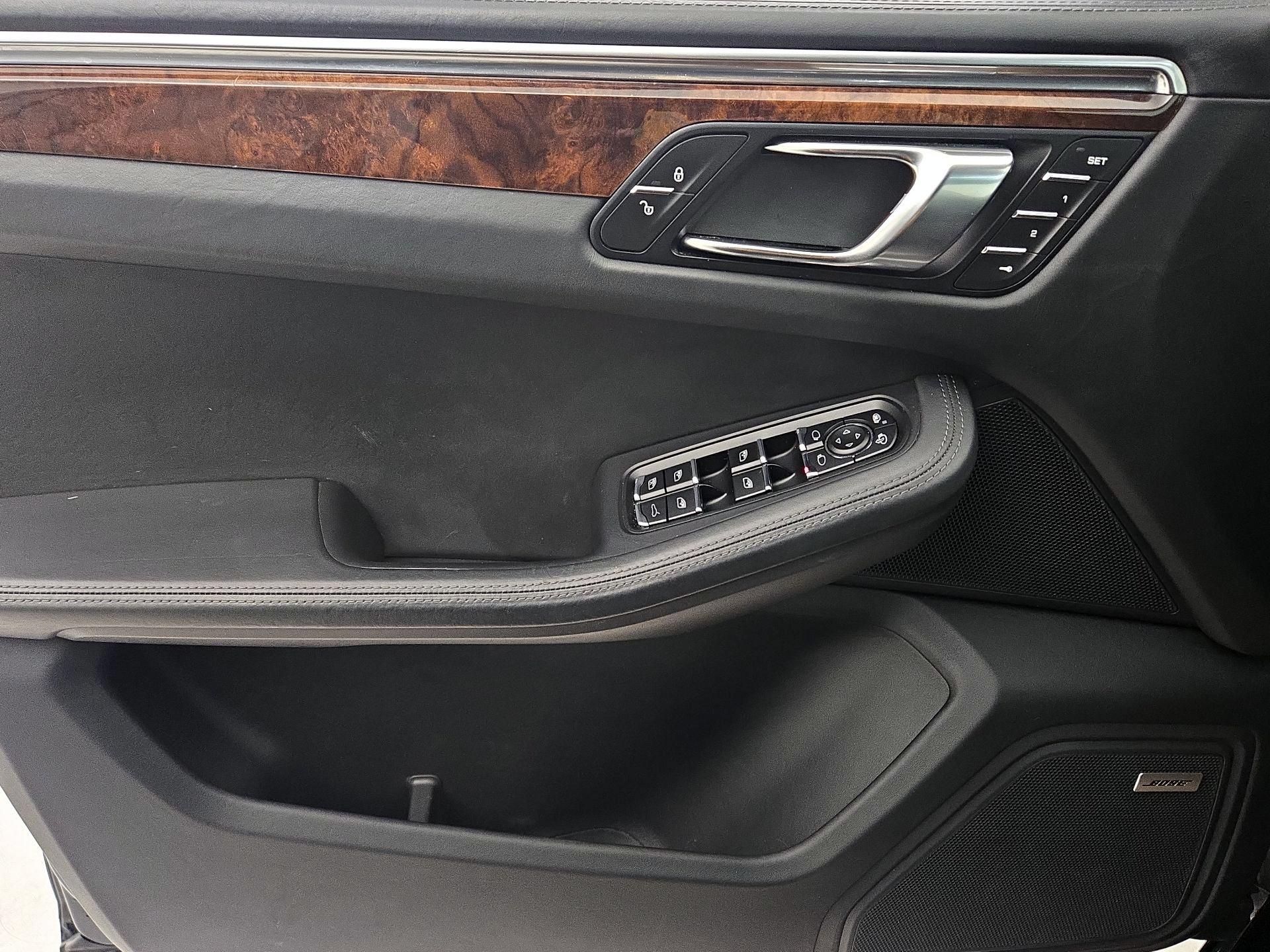 Thumbnail: 2015 Porsche Macan - 12