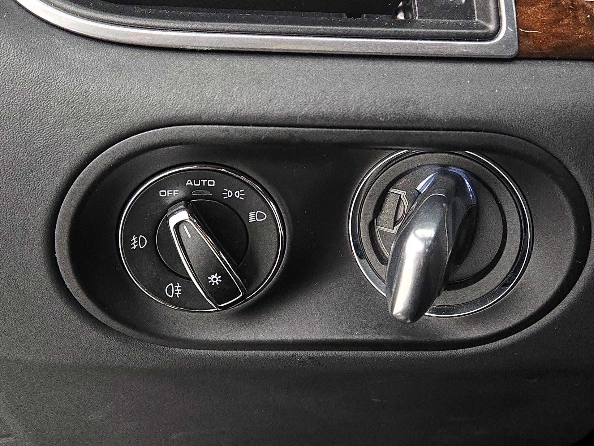 Thumbnail: 2015 Porsche Macan - 13