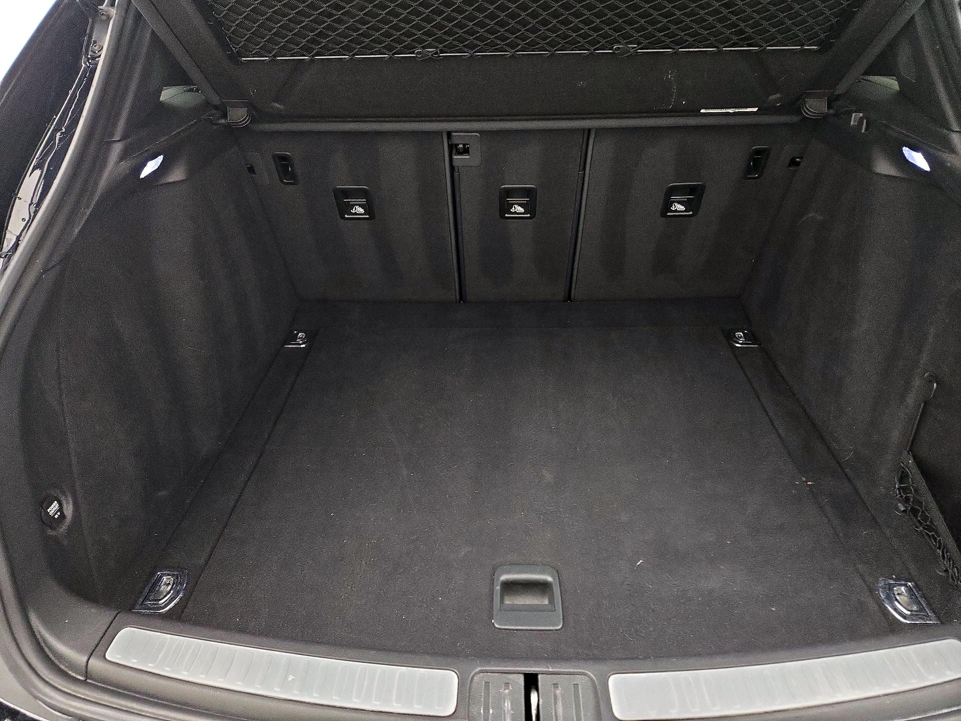 Thumbnail: 2015 Porsche Macan - 19