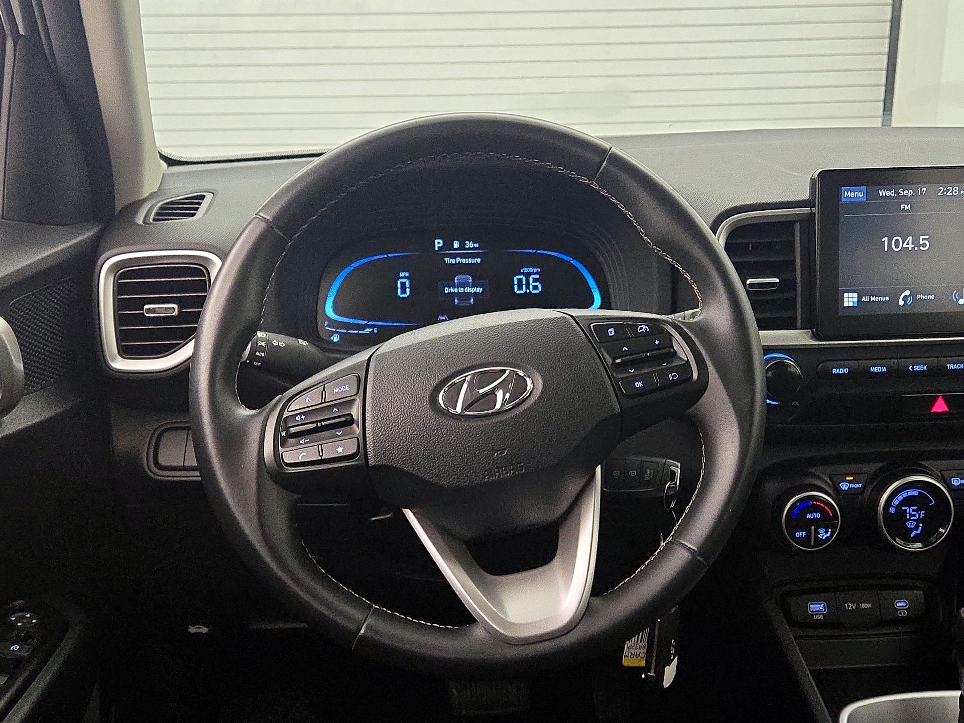 Thumbnail: 2023 Hyundai Venue - 10