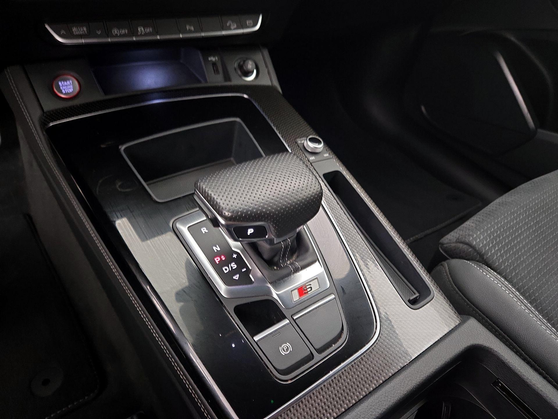 Thumbnail: 2022 Audi SQ5 - 17