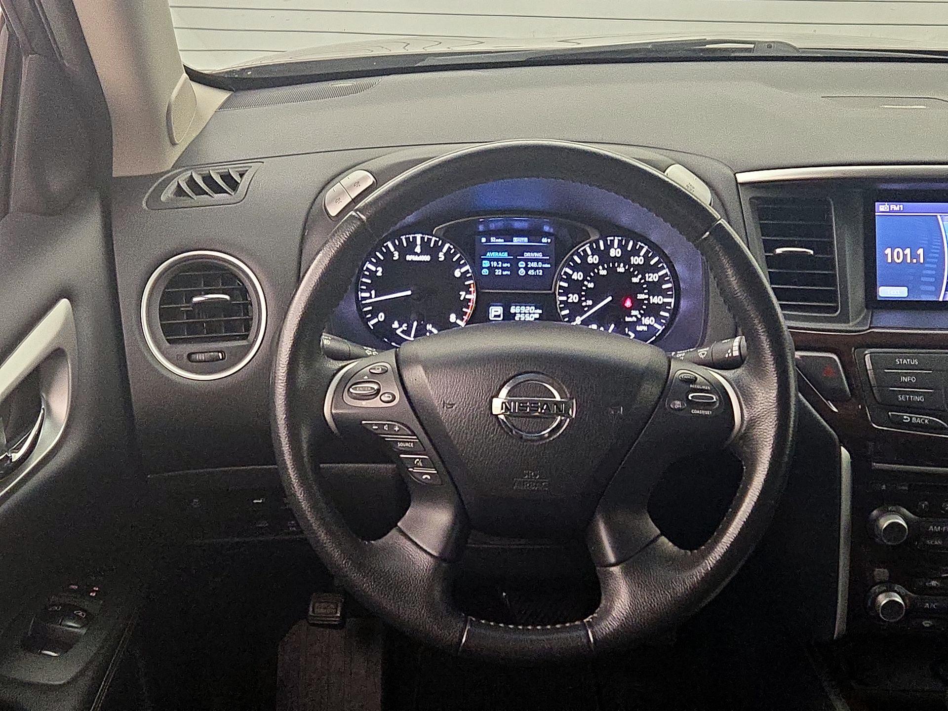 Thumbnail: 2014 Nissan Pathfinder - 10