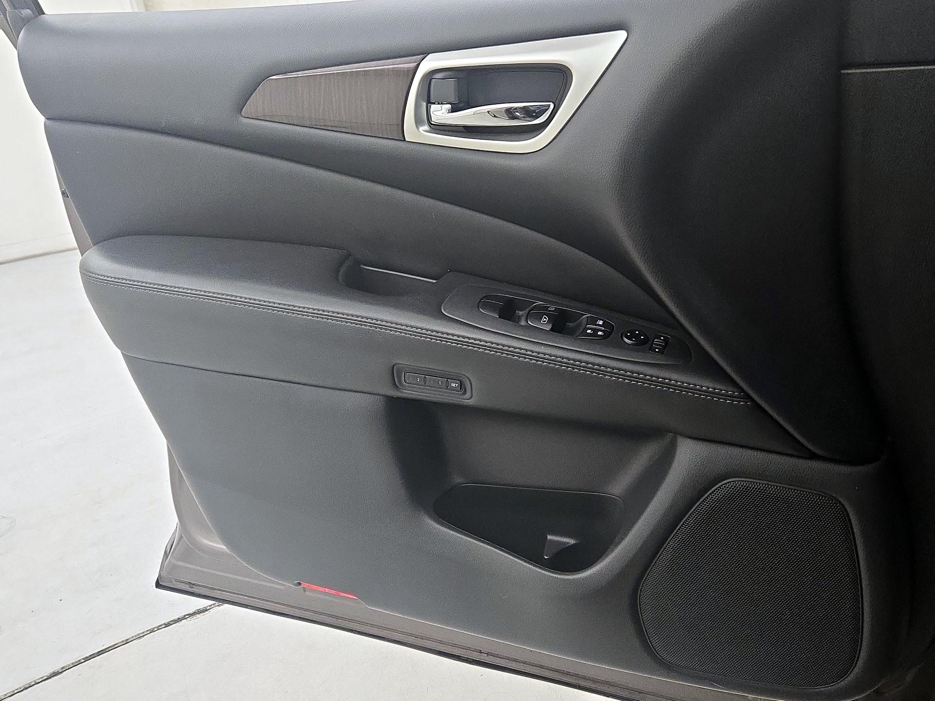 Thumbnail: 2014 Nissan Pathfinder - 12