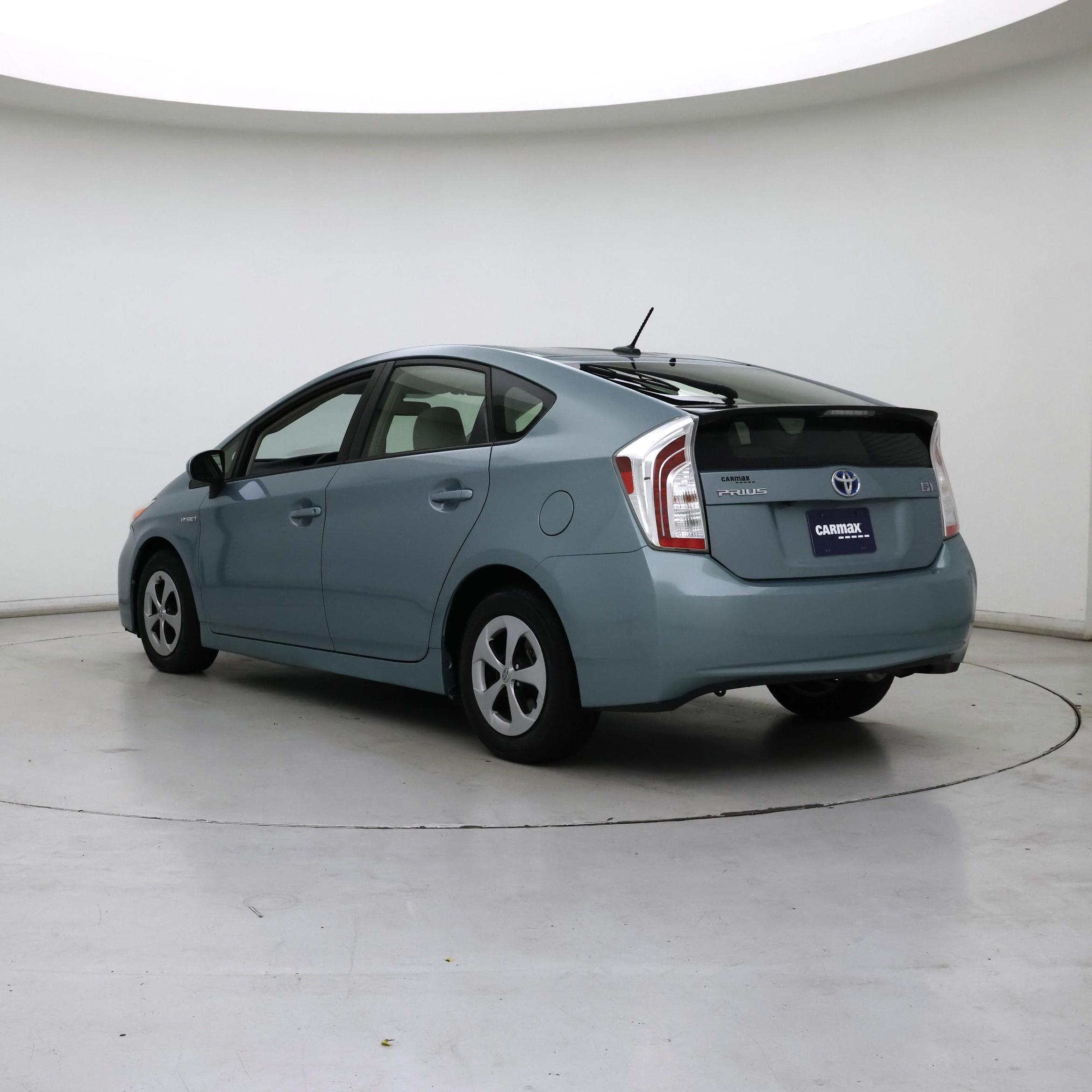 Thumbnail: 2015 Toyota Prius - 2
